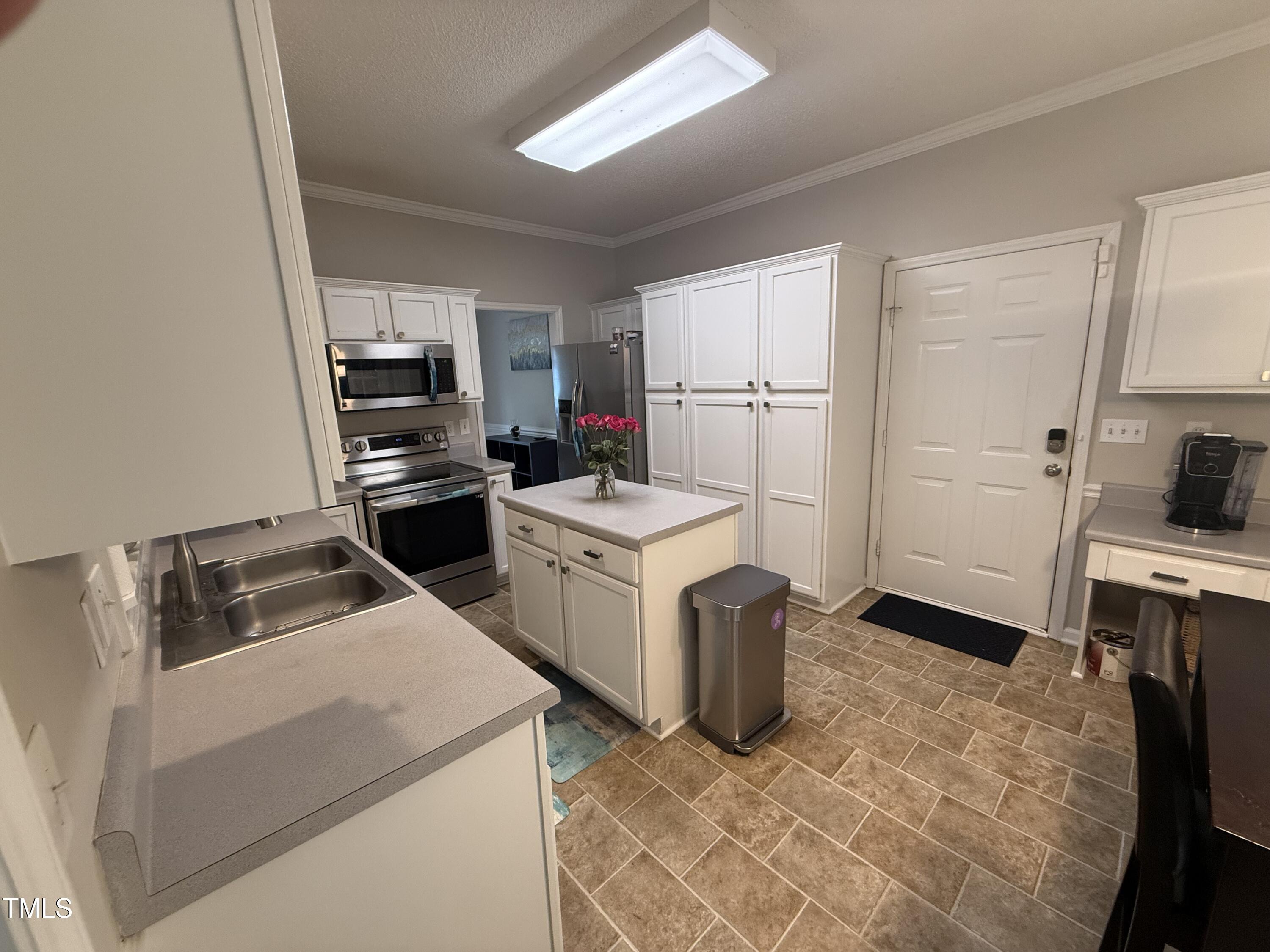 3348 Daingerfield Drive Property Photo 10