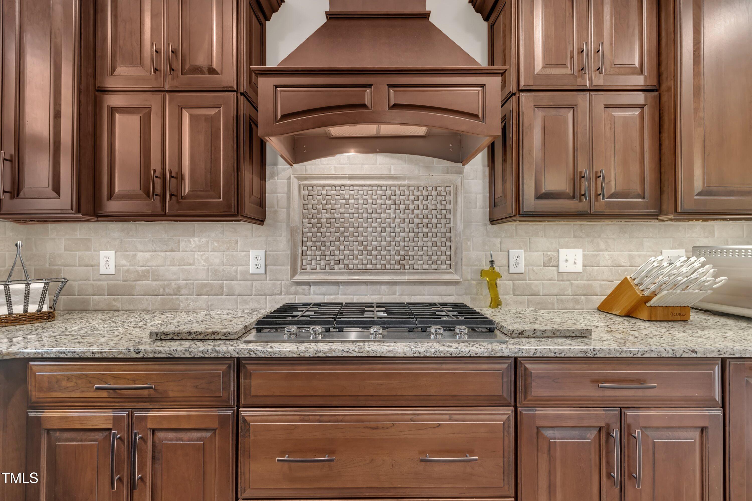 4802 Glenmist Court Property Photo 12