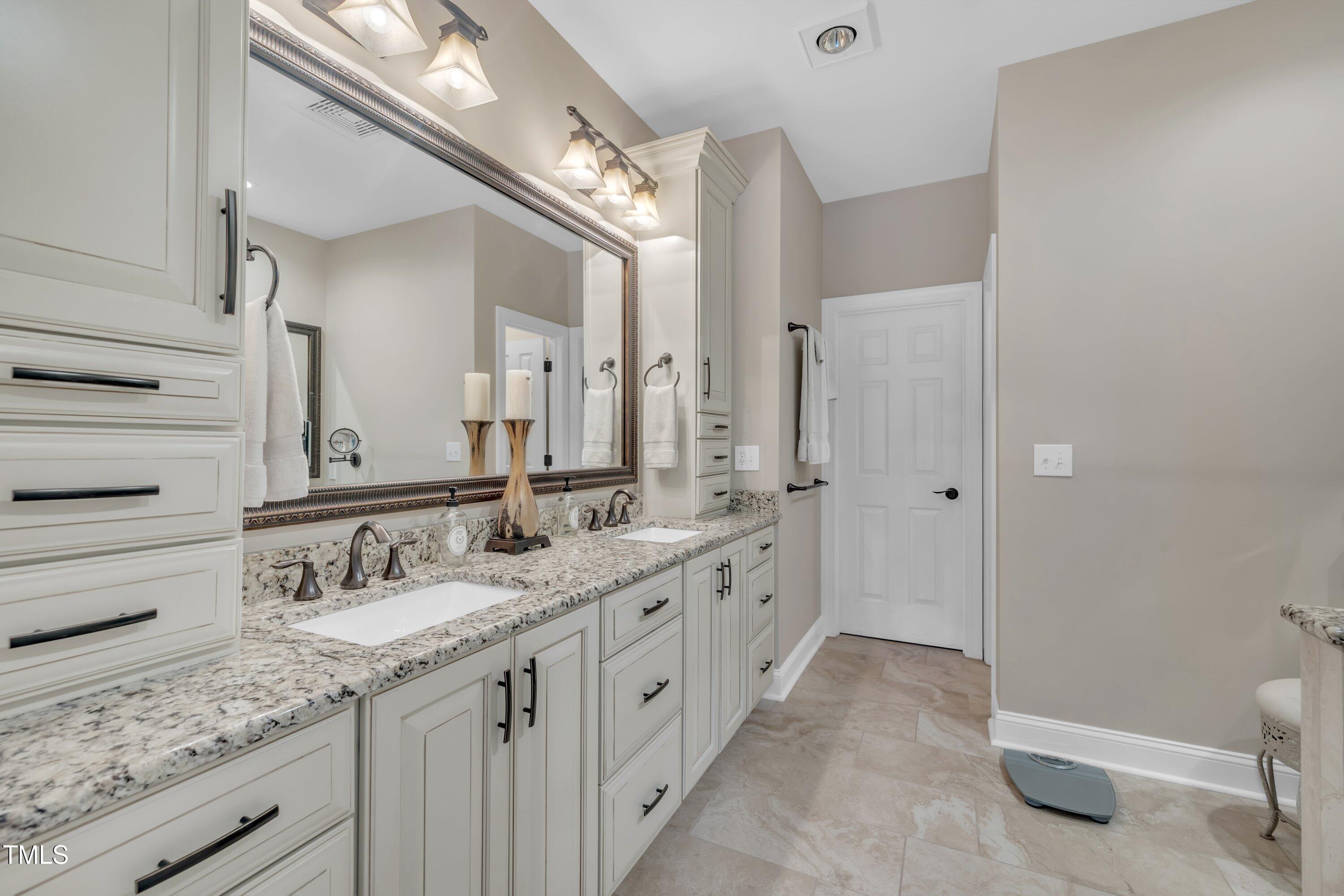 4802 Glenmist Court Property Photo 23