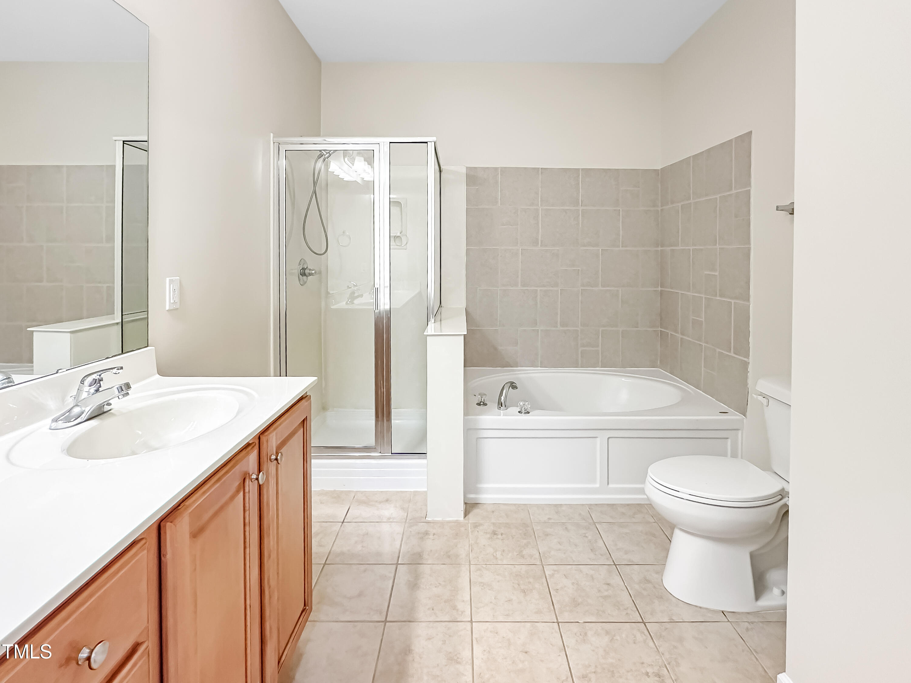 804 Blue Thorn Drive Property Photo 15