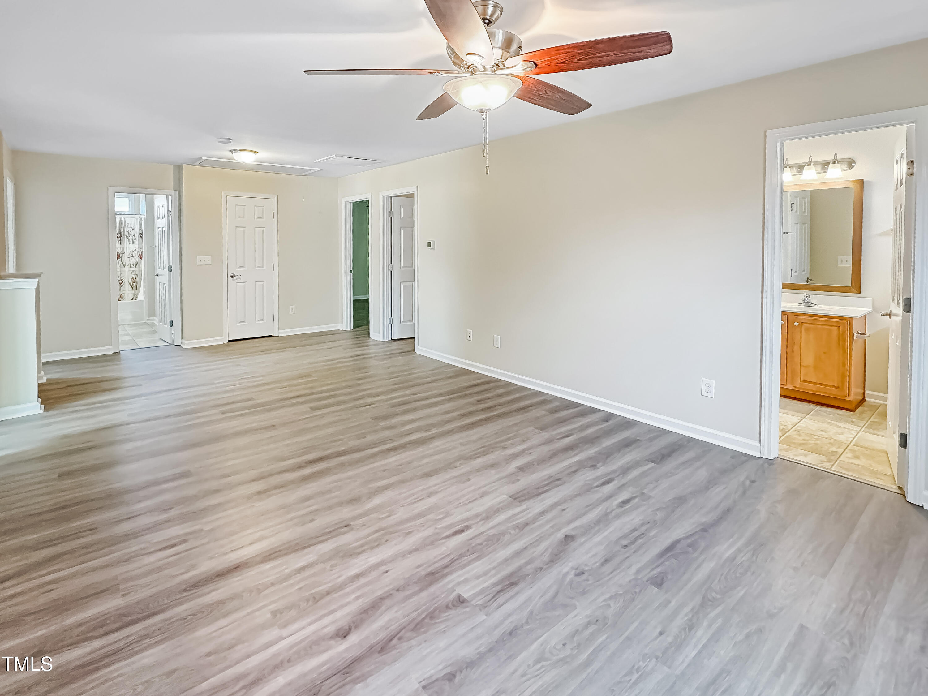 804 Blue Thorn Drive Property Photo 19