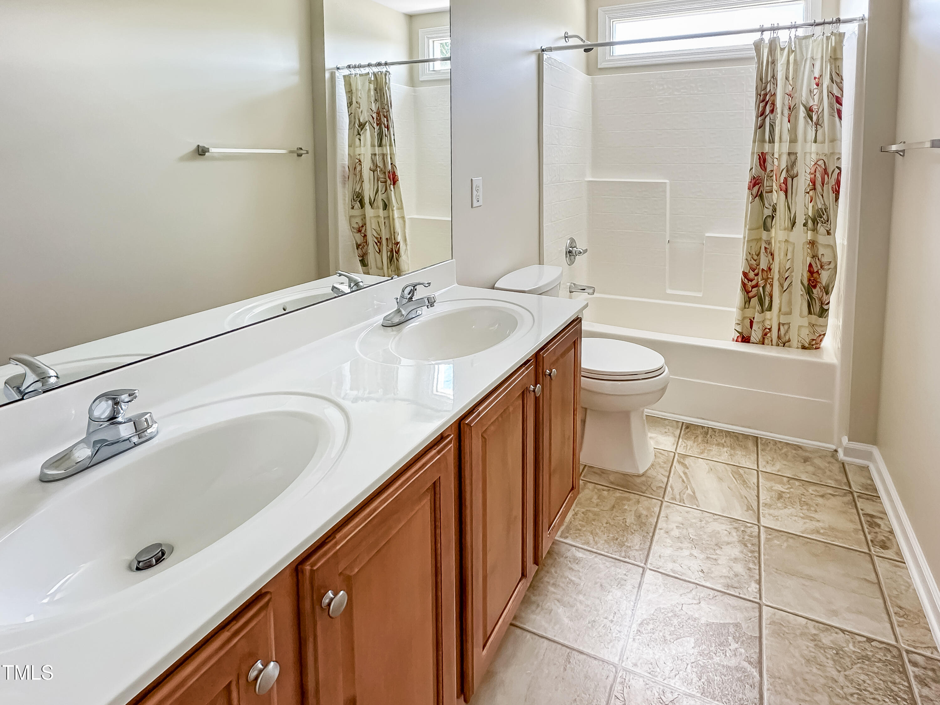 804 Blue Thorn Drive Property Photo 23
