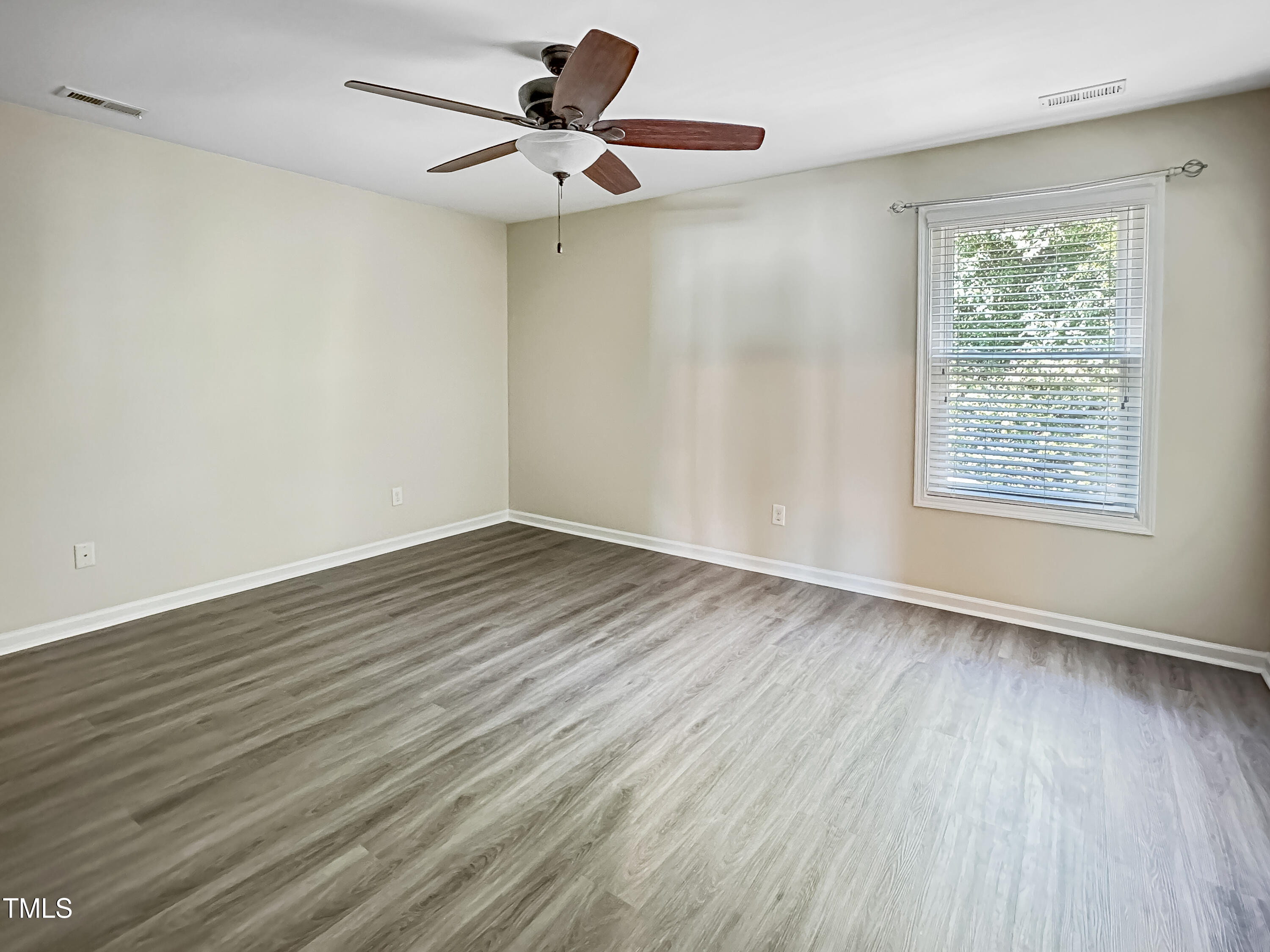 804 Blue Thorn Drive Property Photo 25