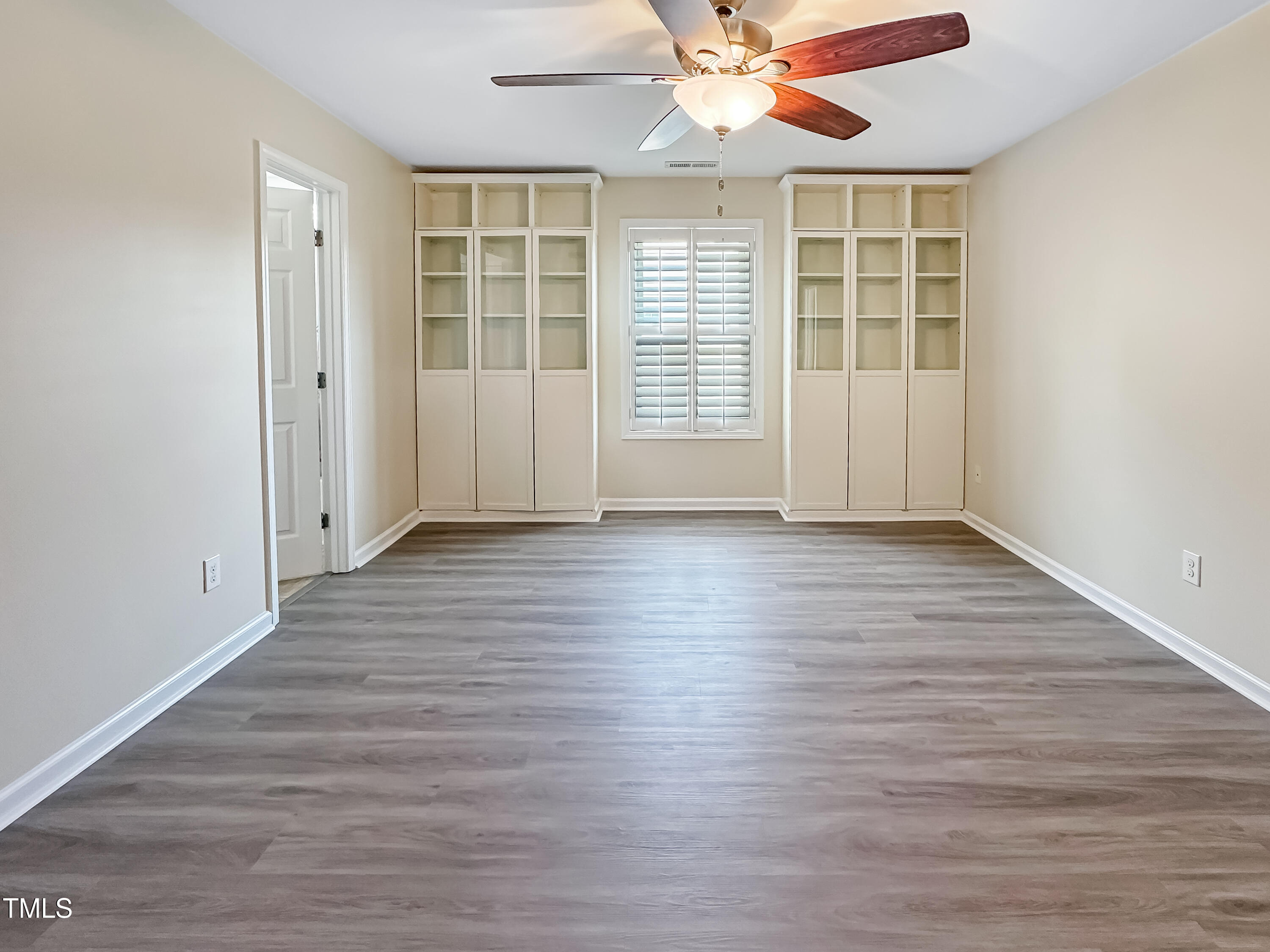 804 Blue Thorn Drive Property Photo 27