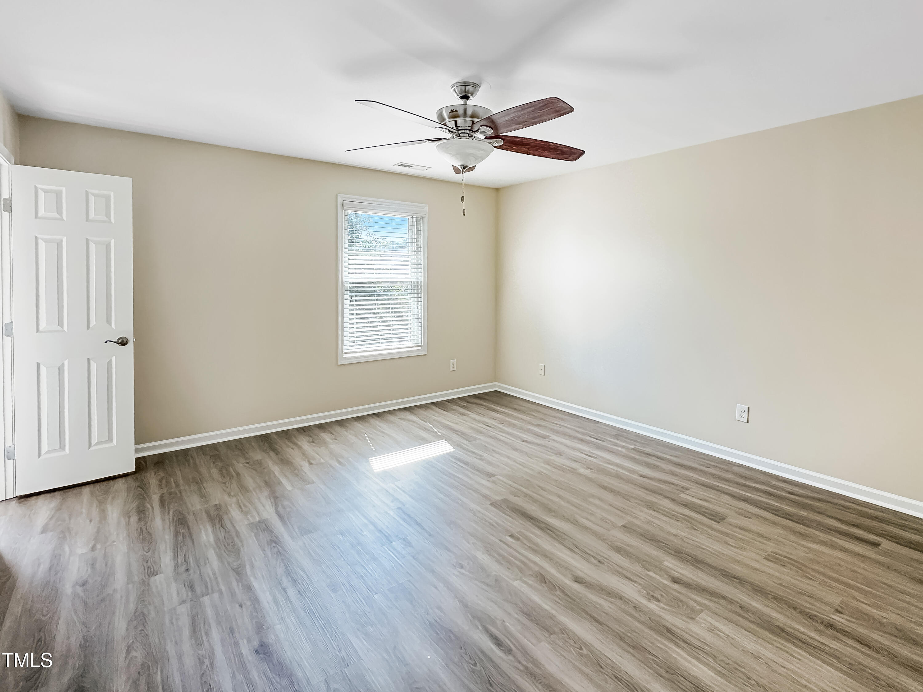 804 Blue Thorn Drive Property Photo 28
