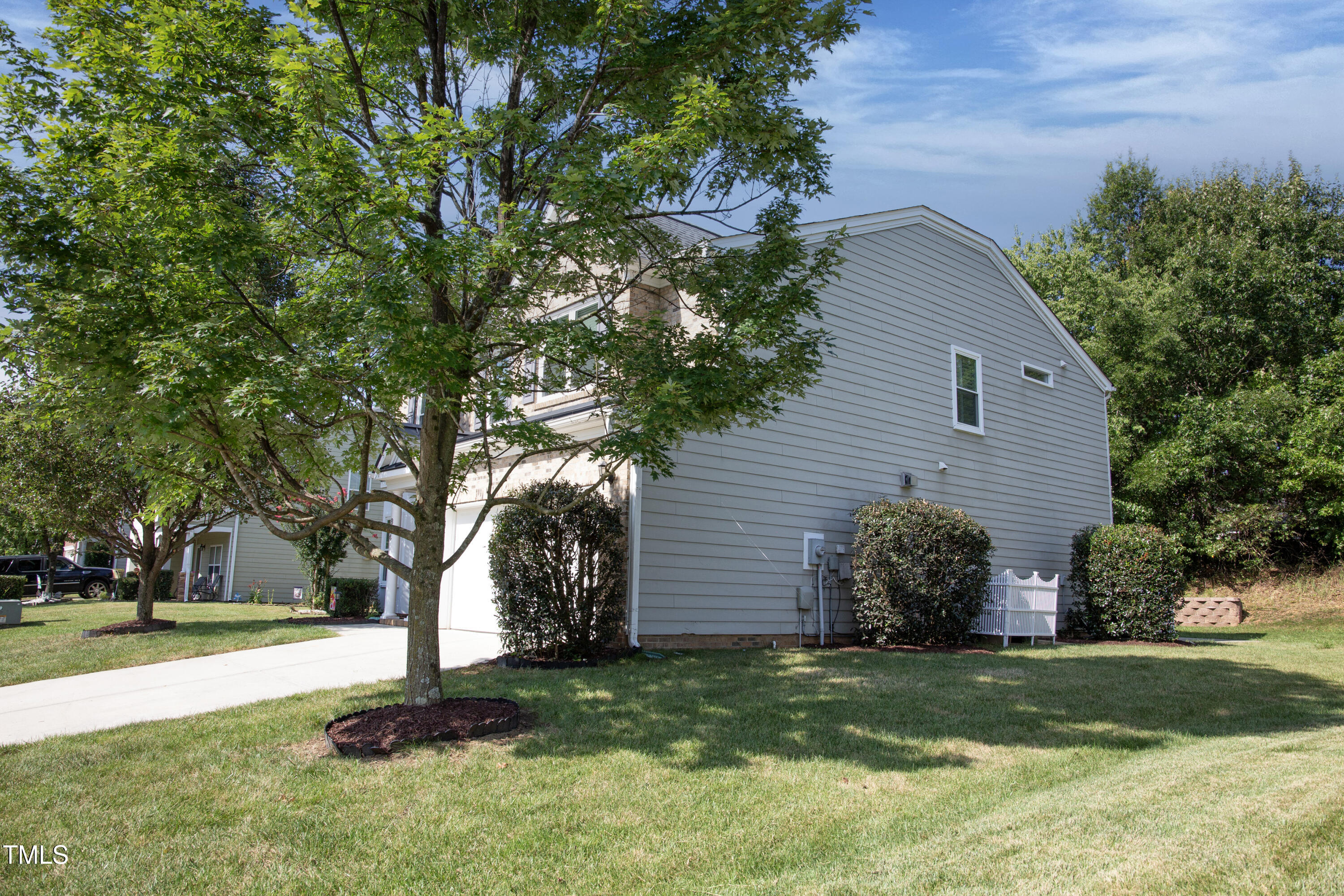 804 Blue Thorn Drive Property Photo 39