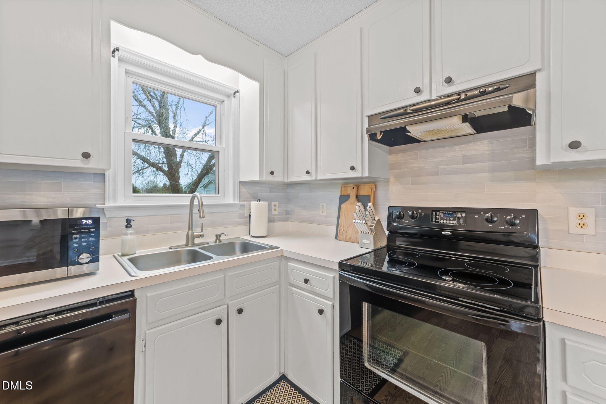 717 Slippery Bank Court Property Photo 8