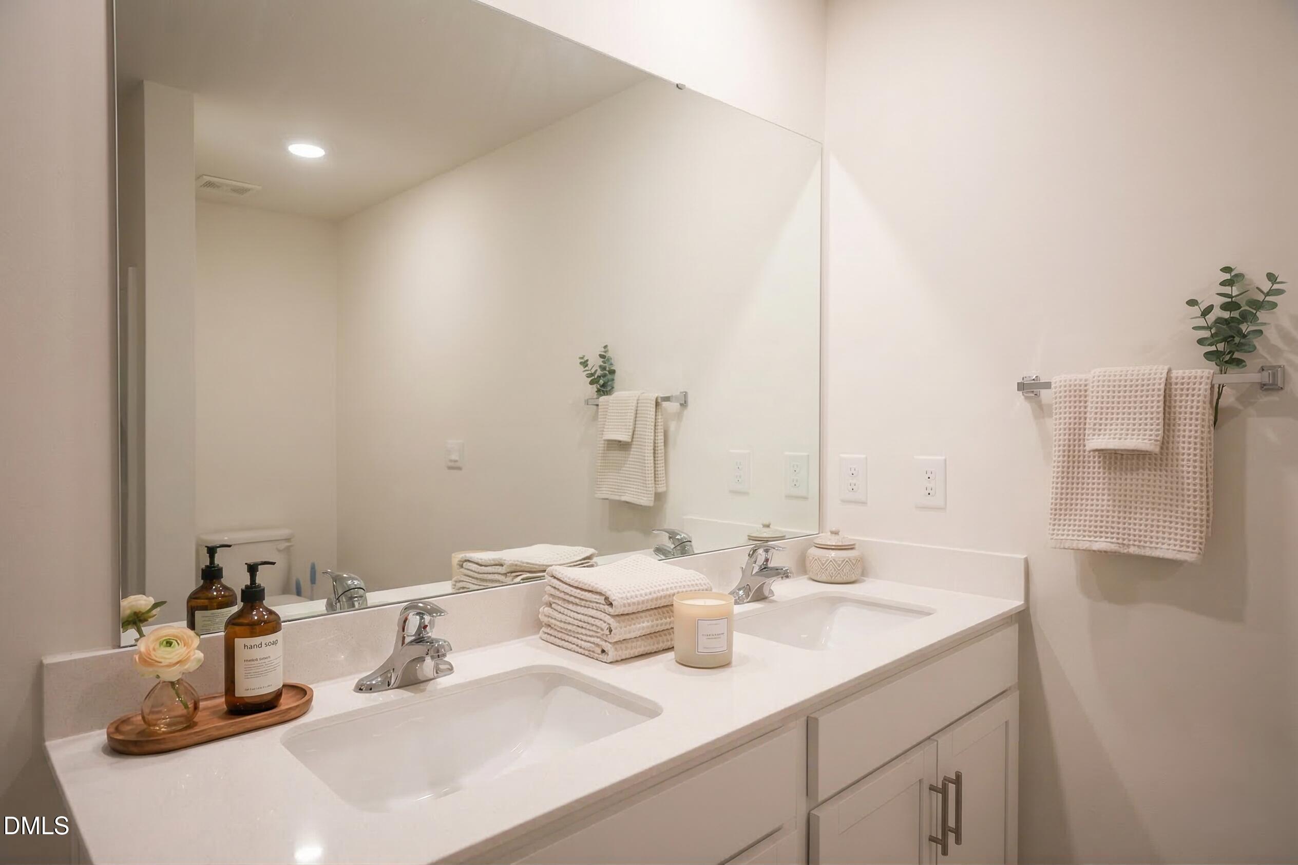 2320 Lily Drive Property Photo 9