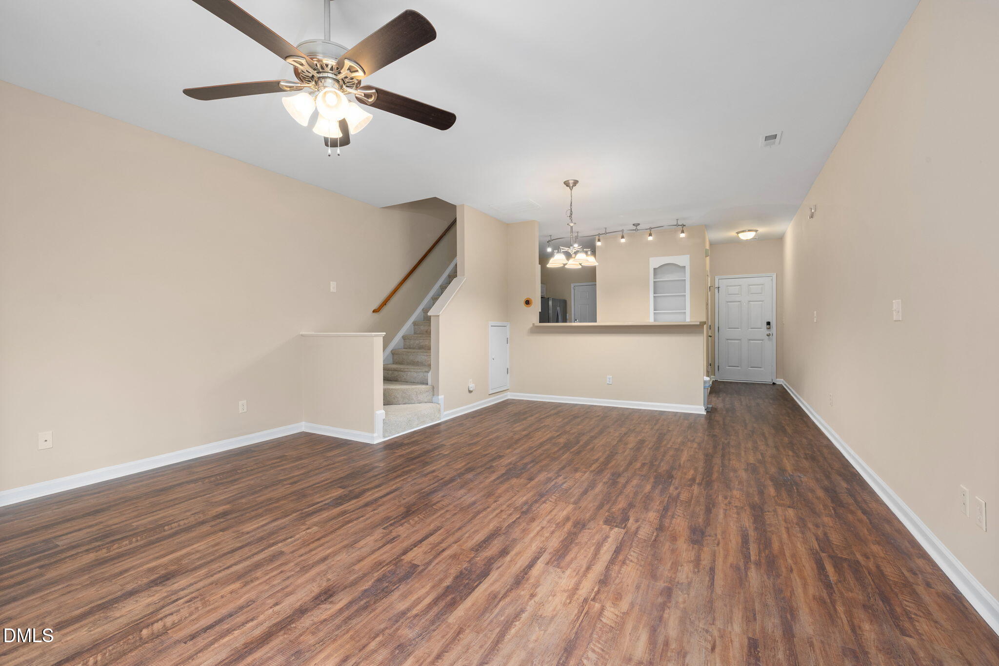 908 Hadel Place Property Photo 11