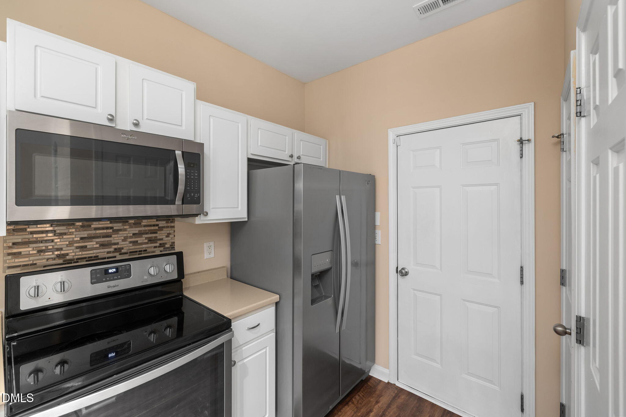 908 Hadel Place Property Photo 14