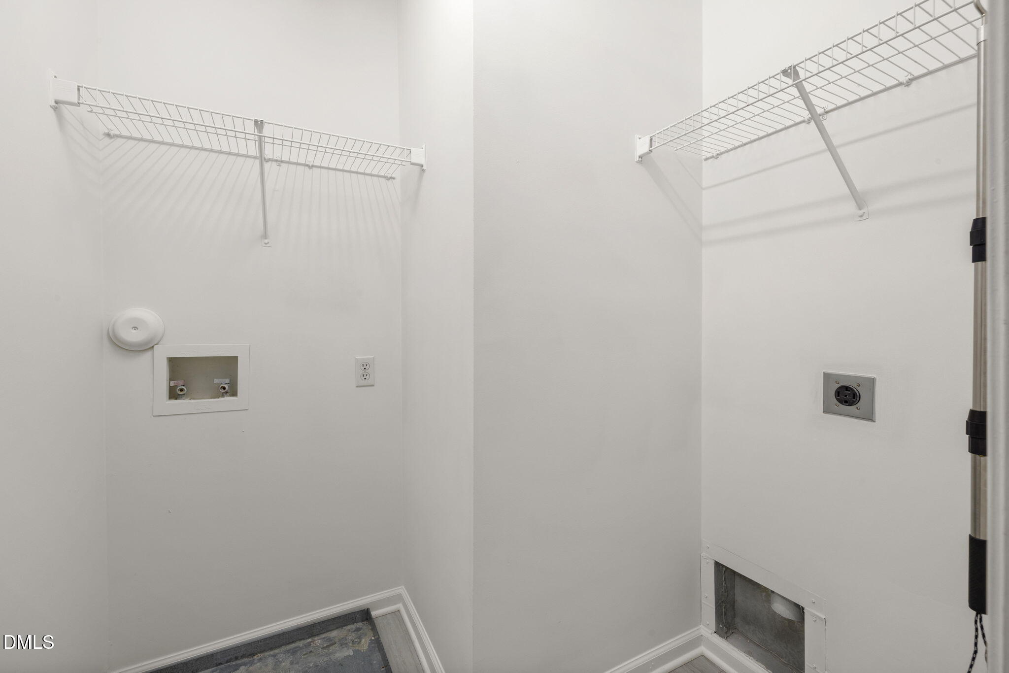 908 Hadel Place Property Photo 22