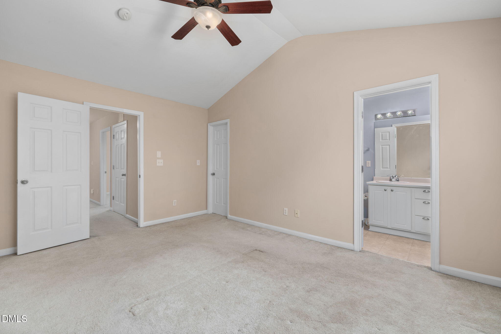 908 Hadel Place Property Photo 25