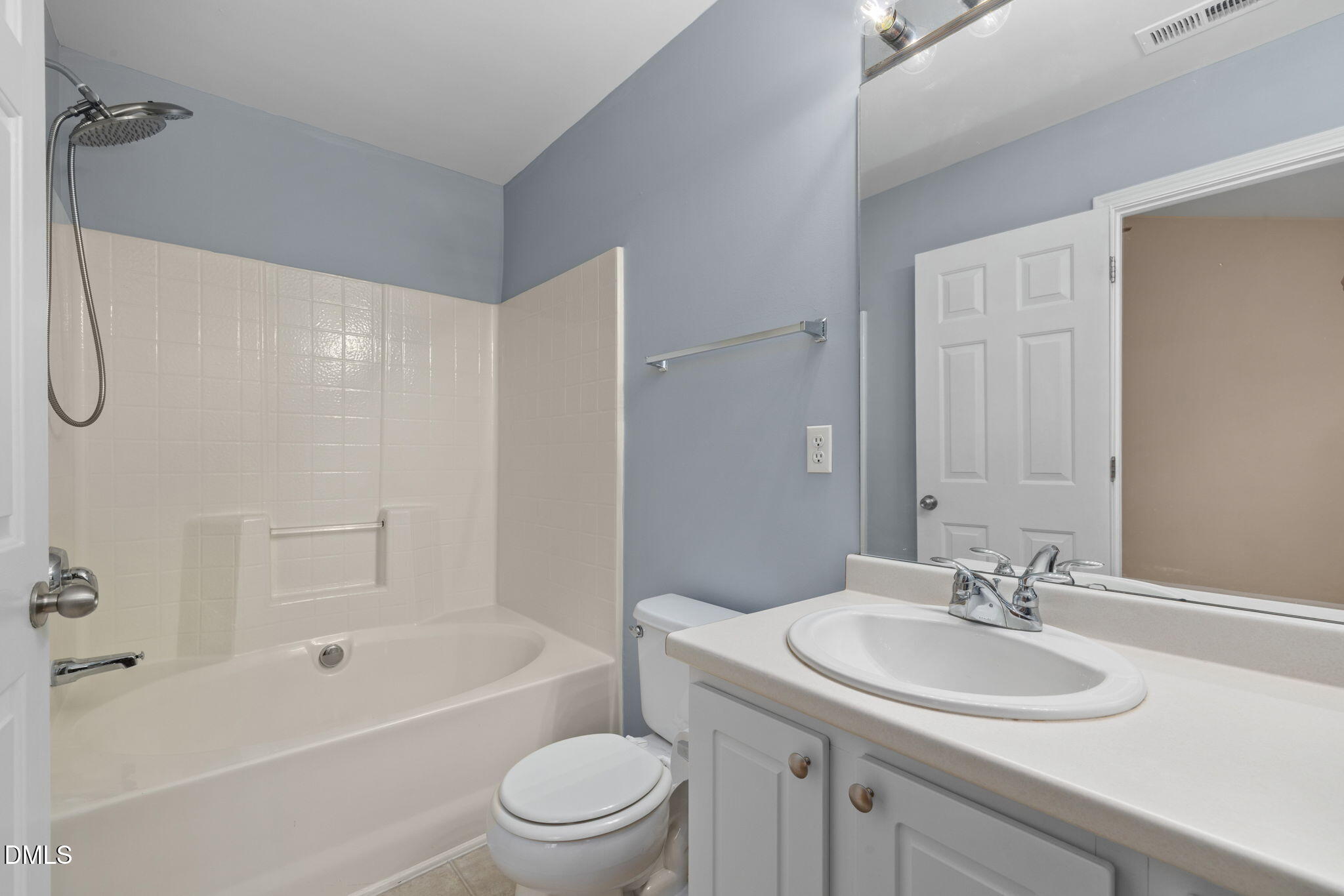 908 Hadel Place Property Photo 28
