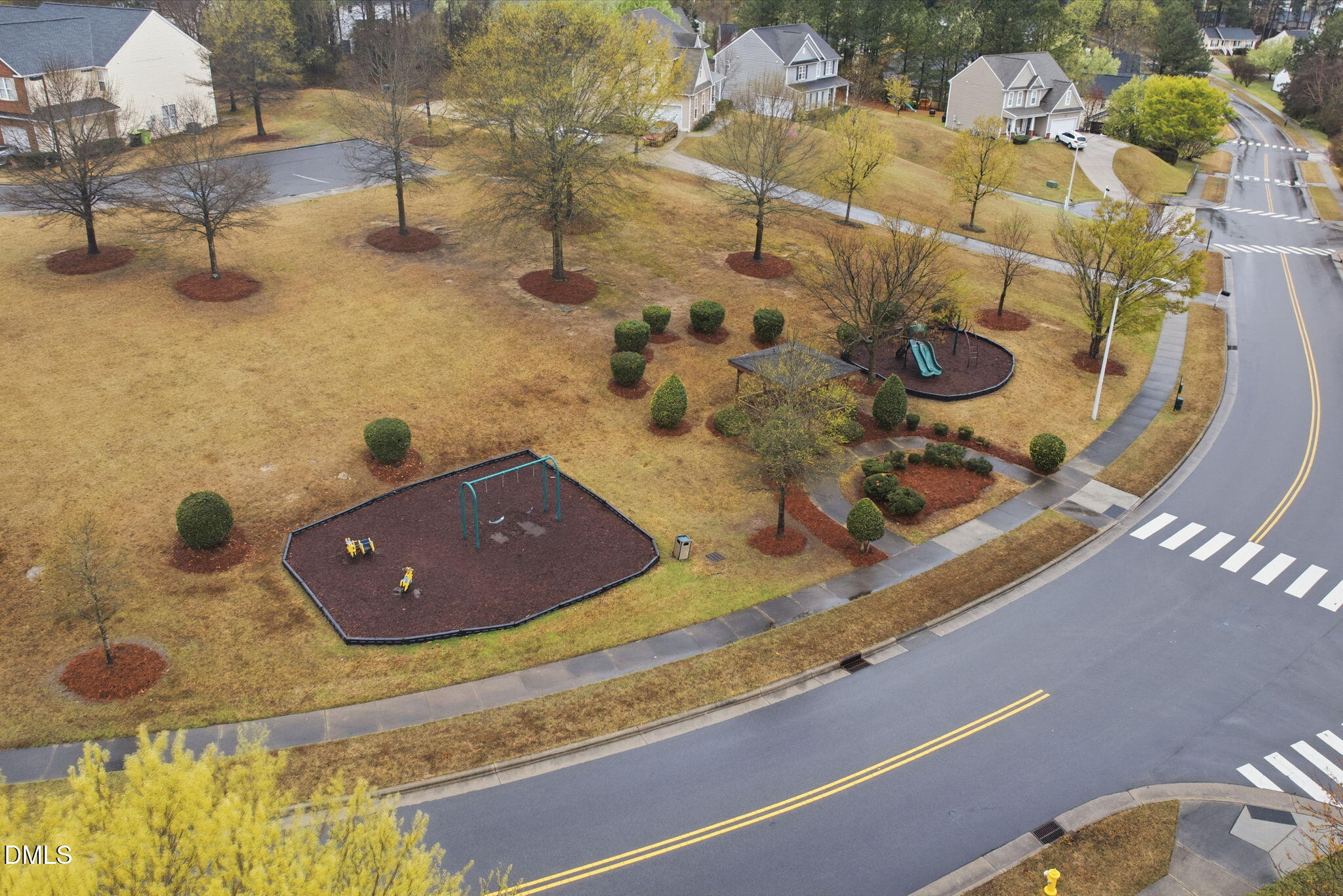 908 Hadel Place Property Photo 30