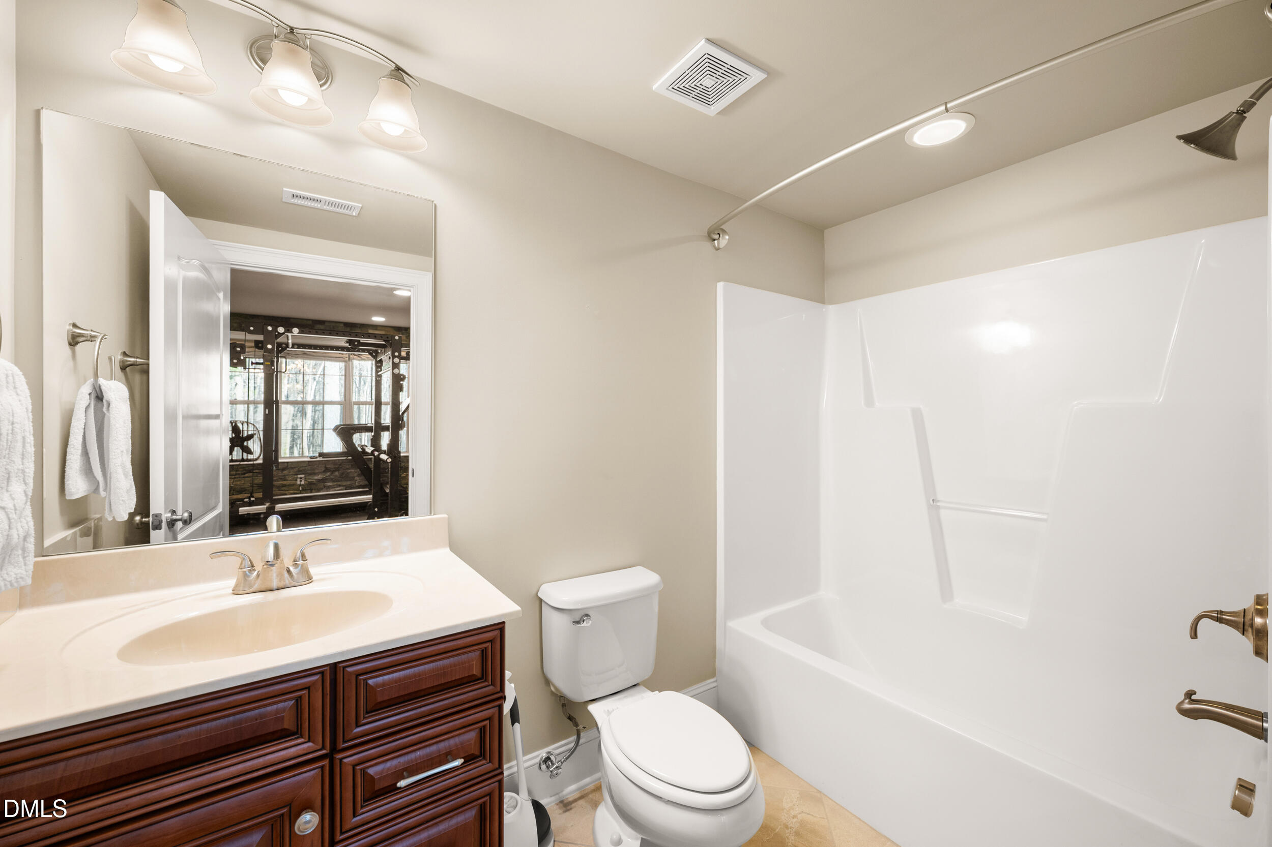 7029 Hasentree Way Property Photo 21
