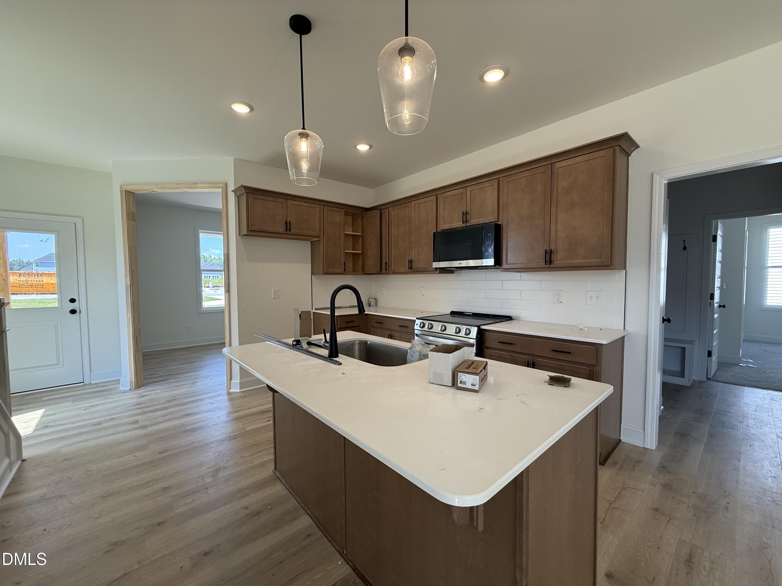 137 Cardovia Way Property Photo 2