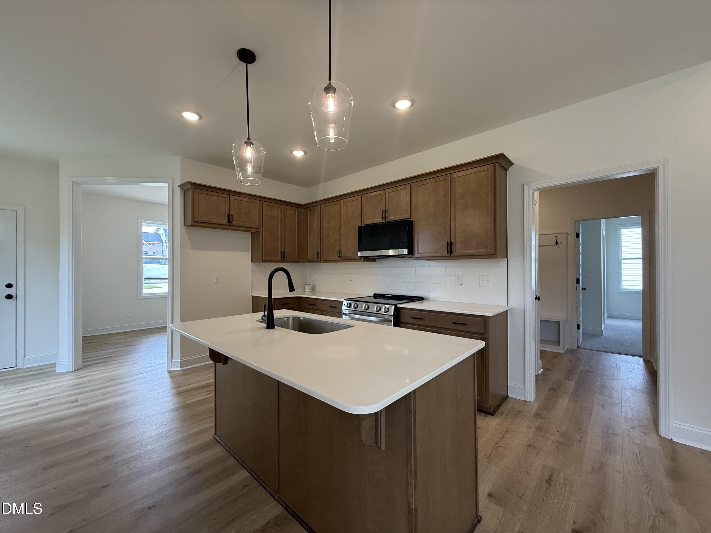 137 Cardovia Way Property Photo 2