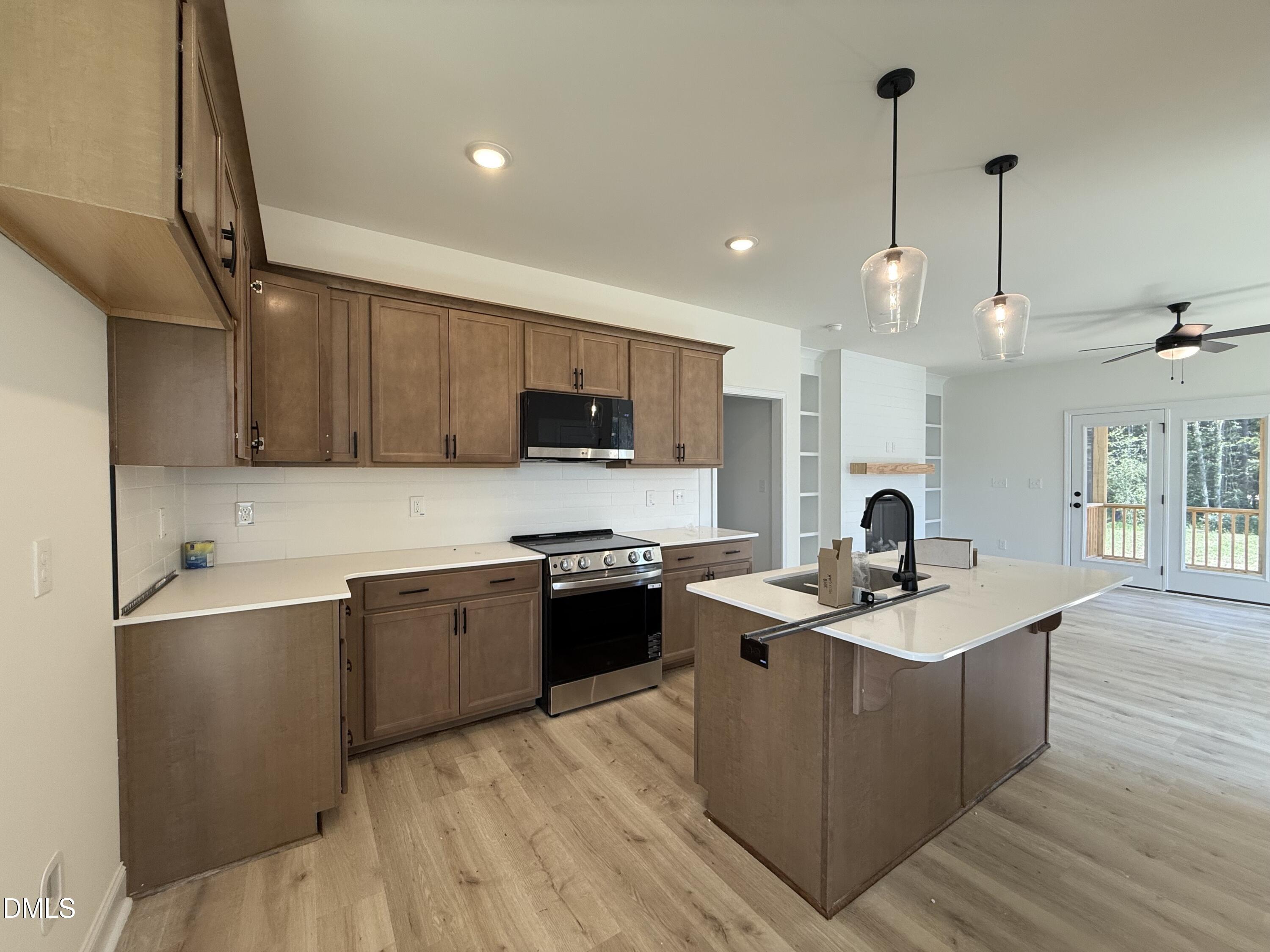 137 Cardovia Way Property Photo 3