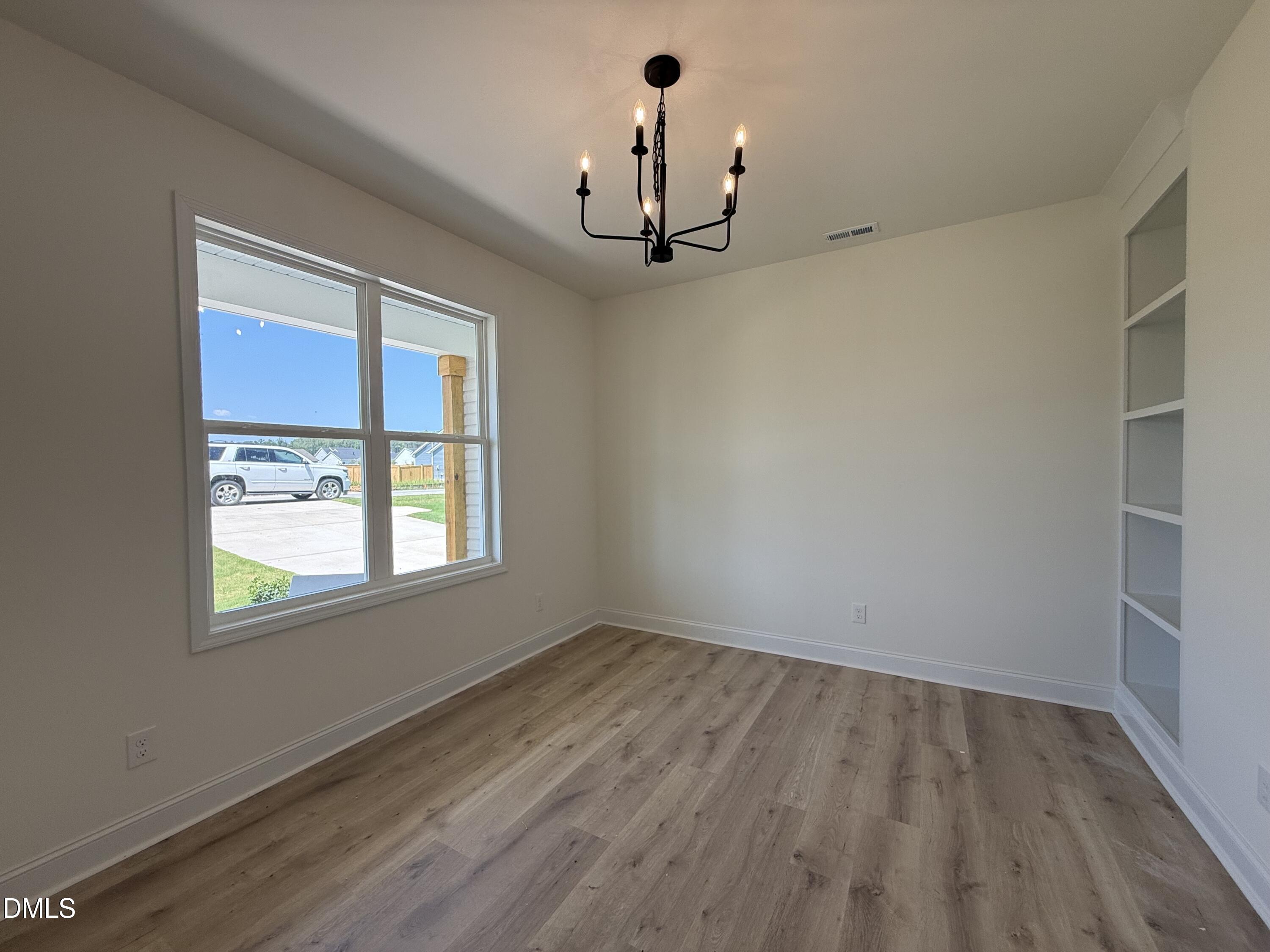 137 Cardovia Way Property Photo 4