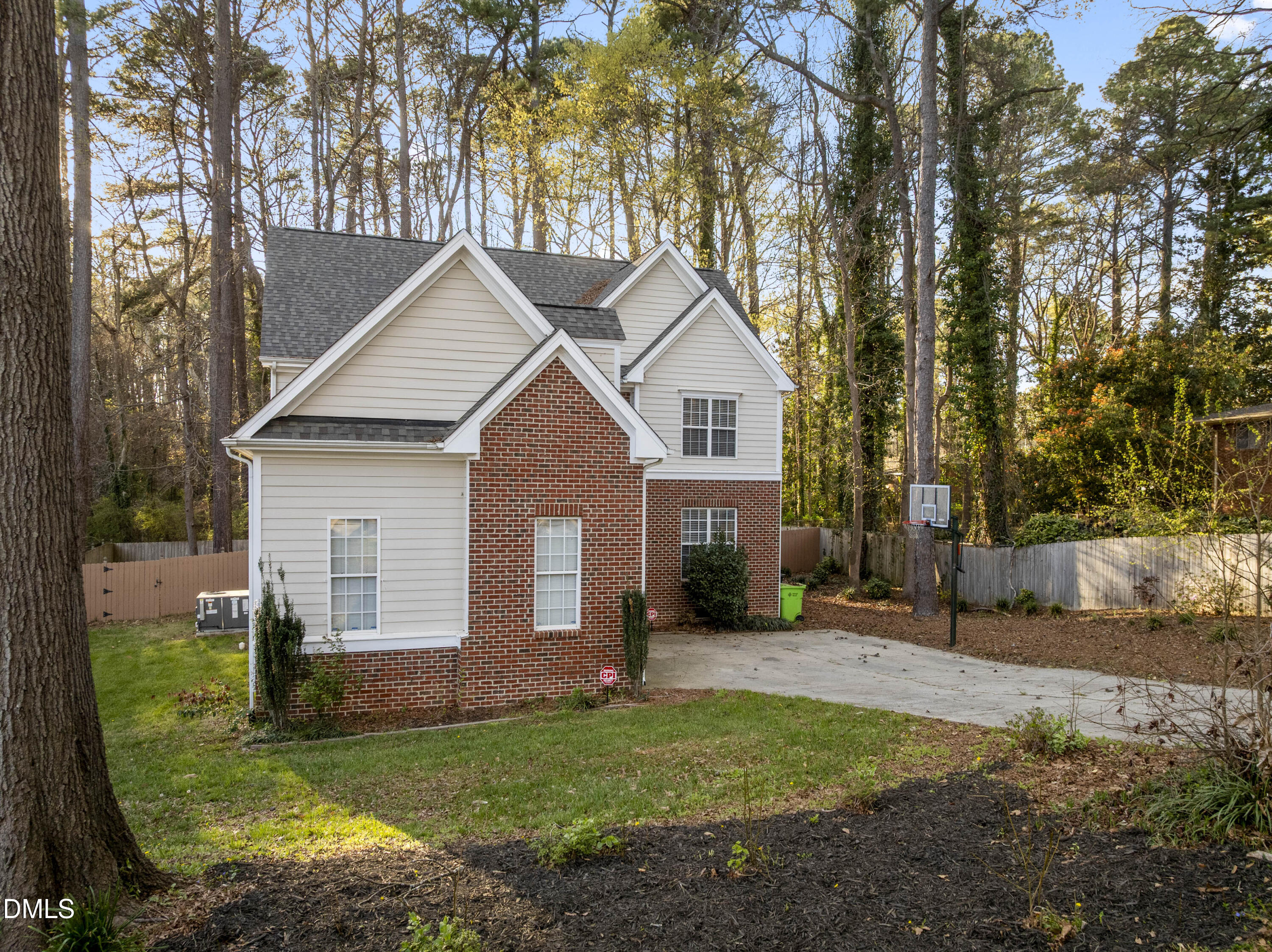 500 Sherrybrook Drive Property Photo 36
