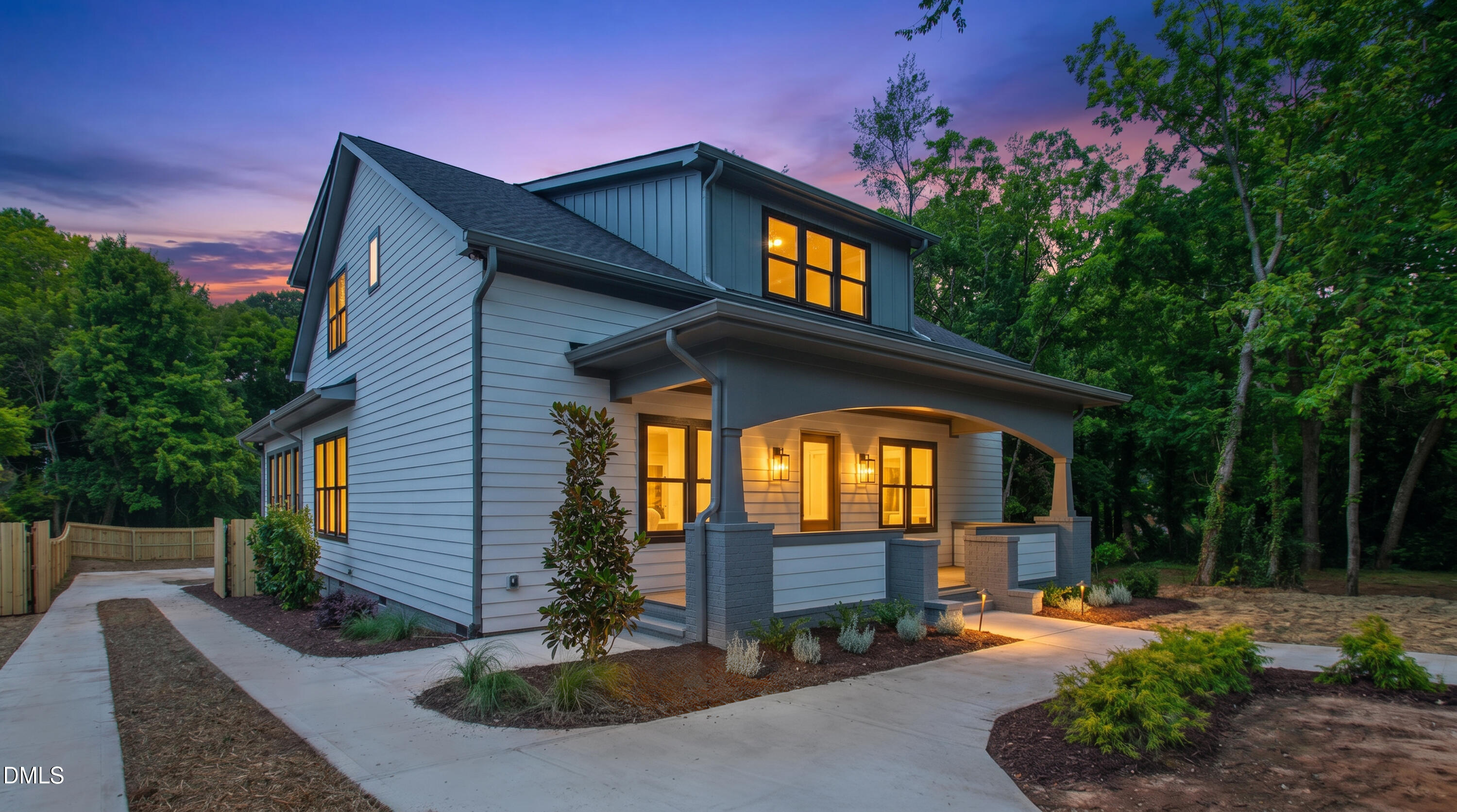 909 Oberlin Road Property Photo 1