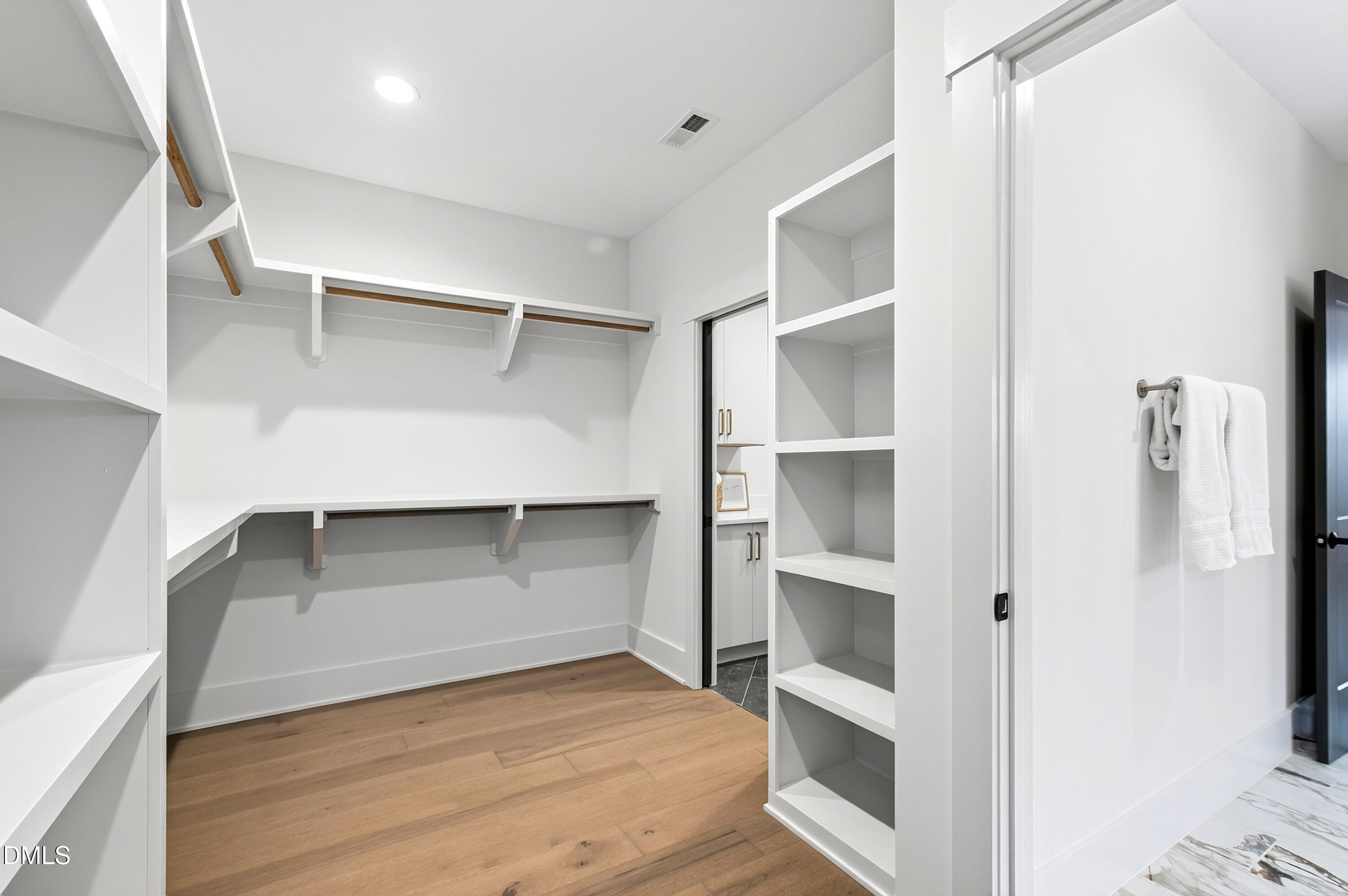 909 Oberlin Road Property Photo 35