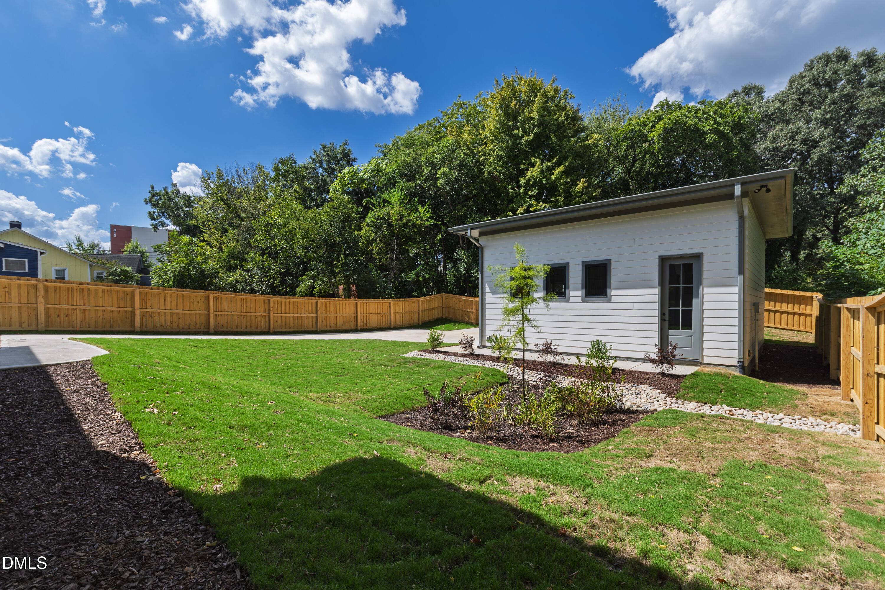 909 Oberlin Road Property Photo 42