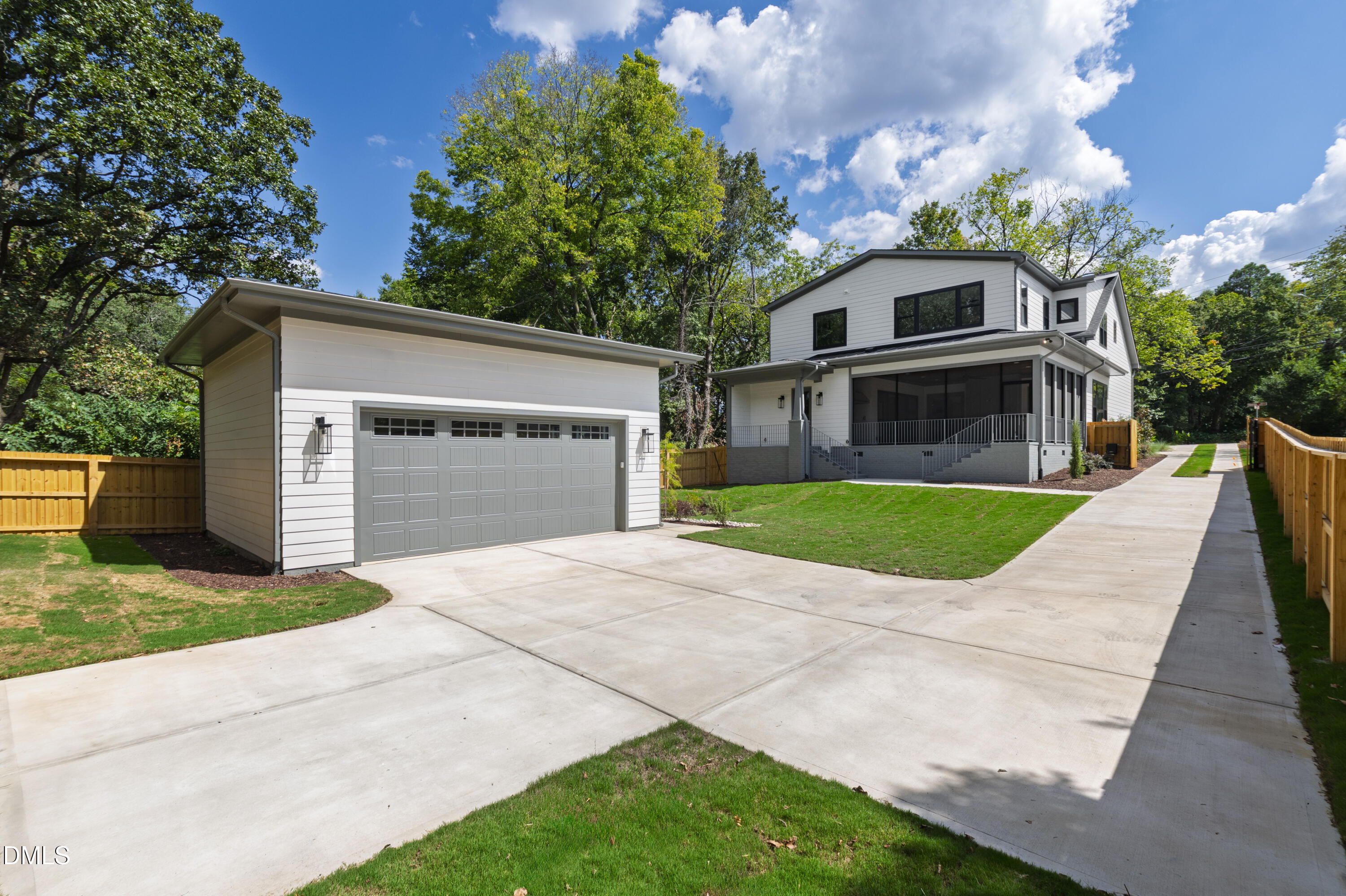 909 Oberlin Road Property Photo 44