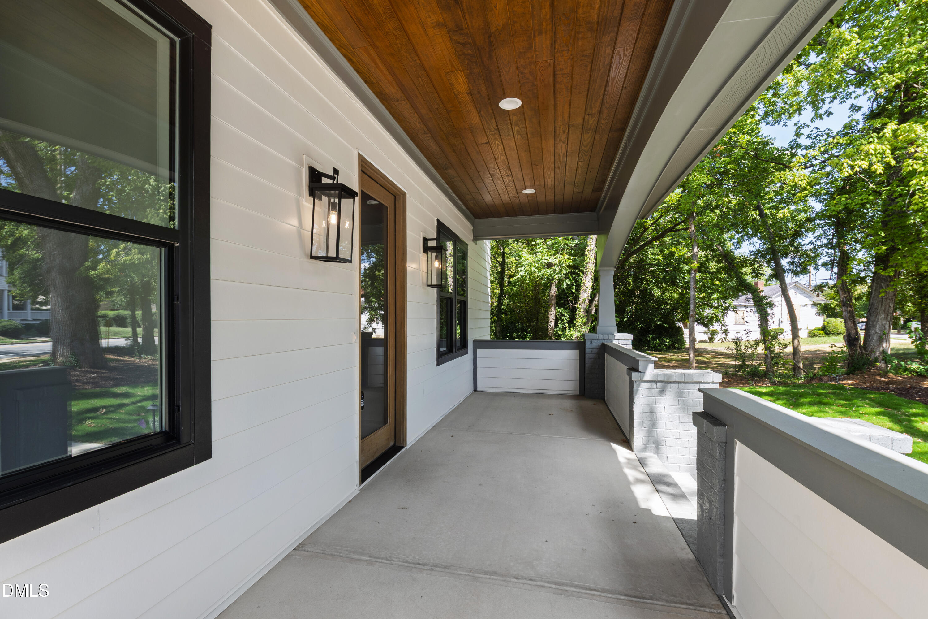909 Oberlin Road Property Photo 46