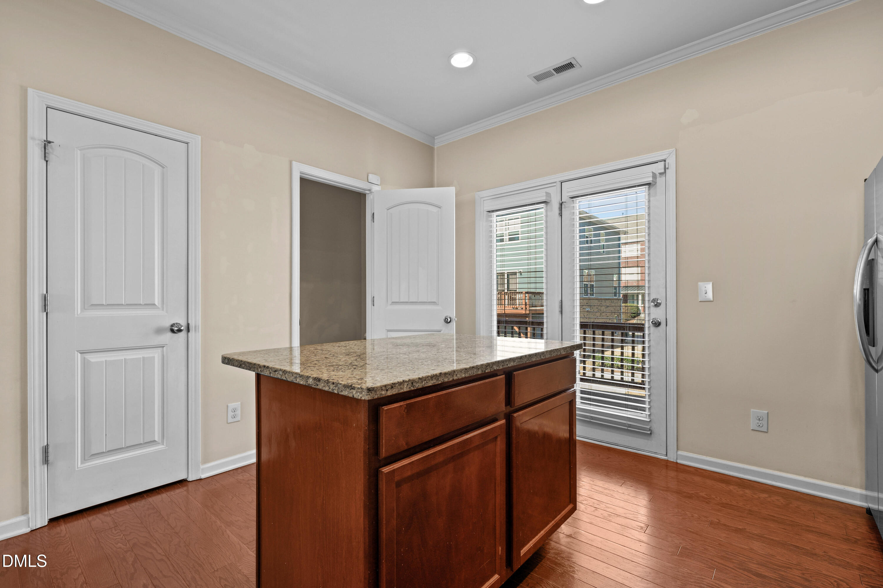 3017 Summerhouse Road Property Photo 10