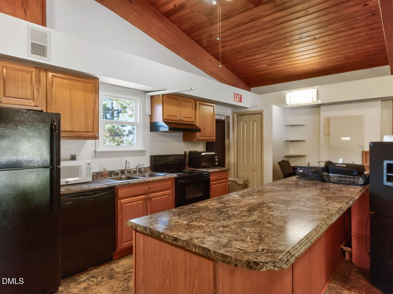 9759b Cleveland Road Property Photo 39