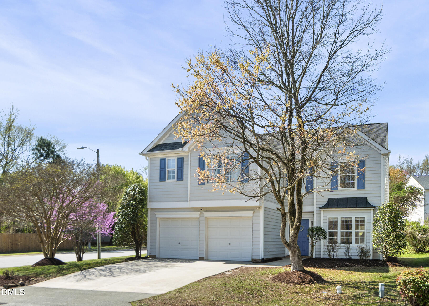 2201 Woodwyck Way Property Photo 2