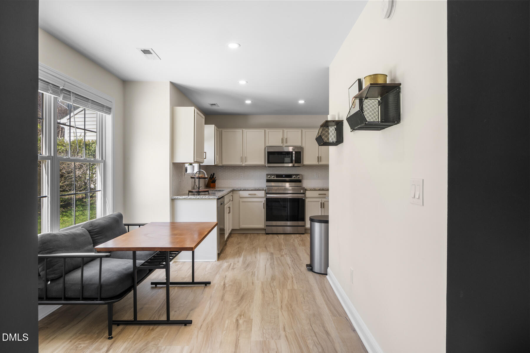 2201 Woodwyck Way Property Photo 11