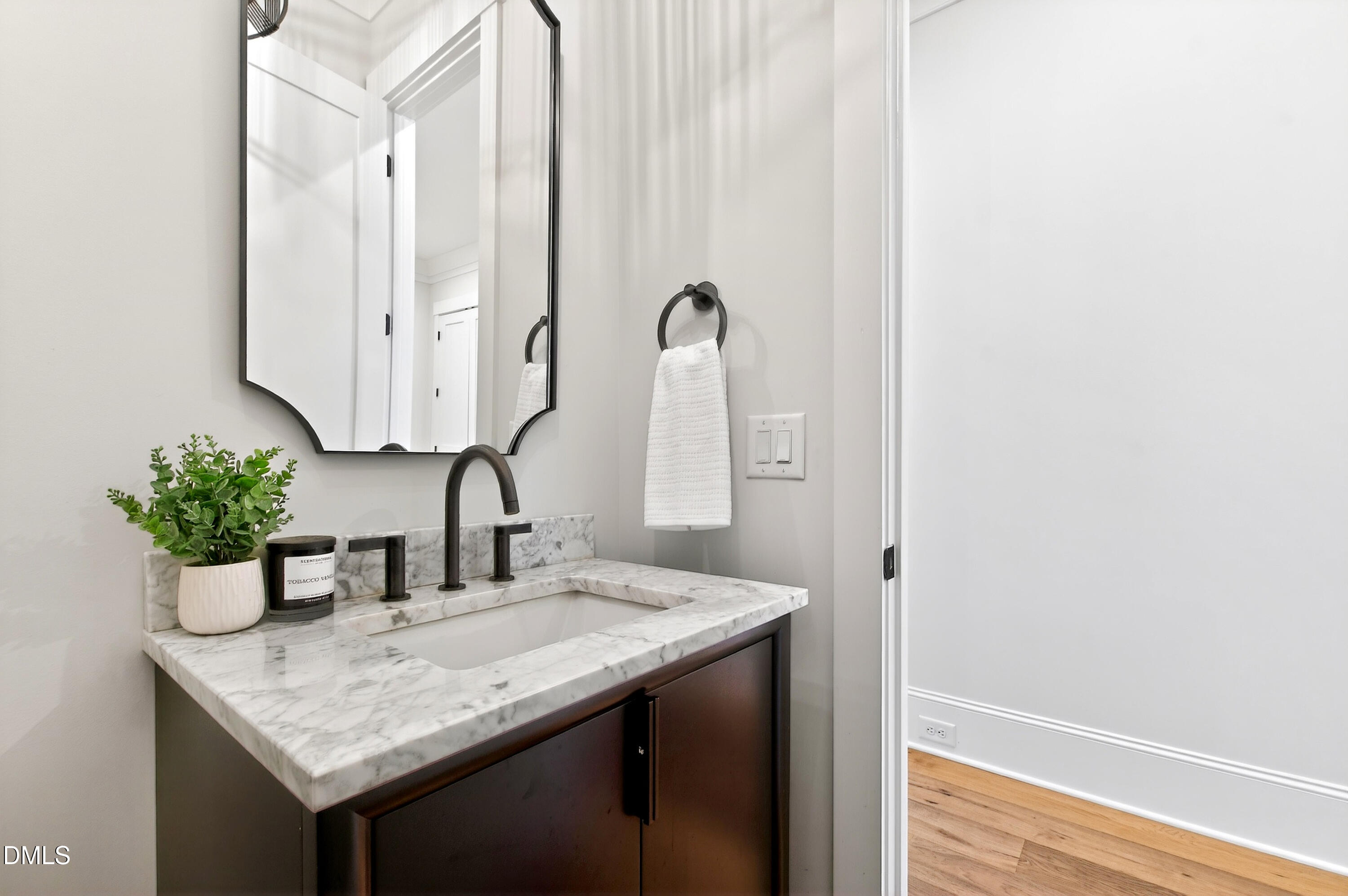 1608 Estate Valley Lane Property Photo 43