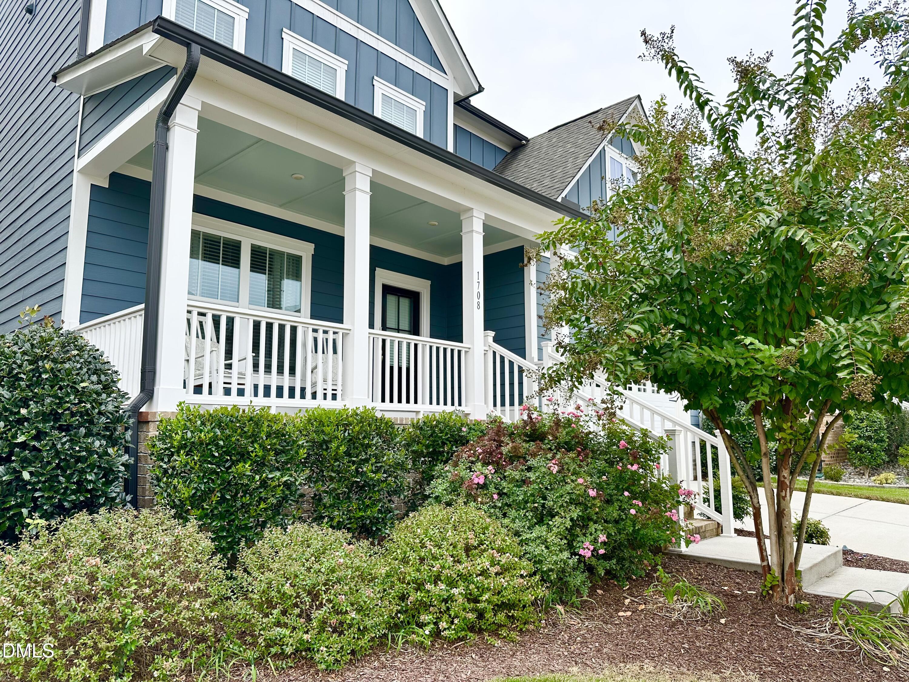 1708 Highpoint Street Property Photo 2