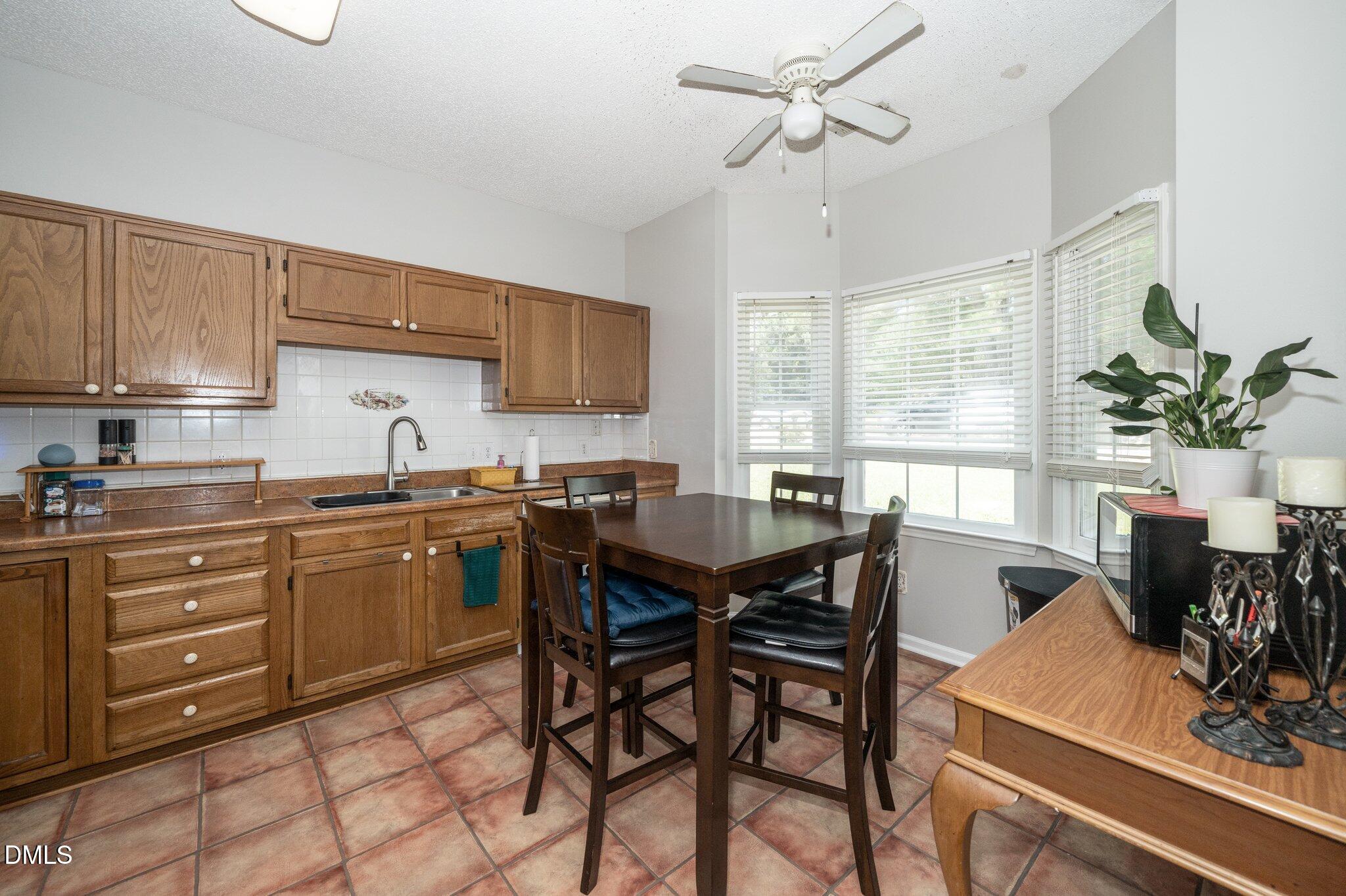 6008 River Lake Circle Property Photo 3