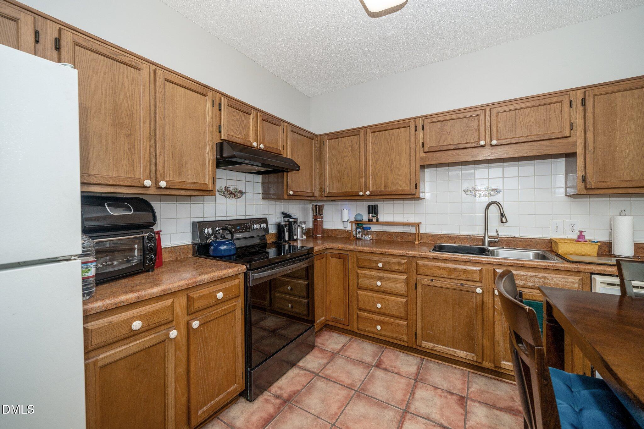 6008 River Lake Circle Property Photo 4
