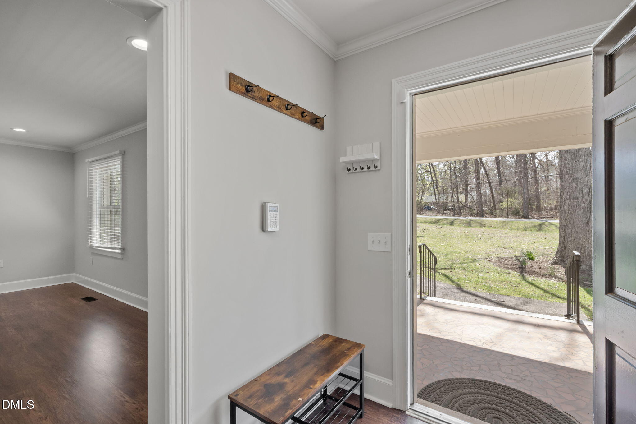 1025 Lakeside Drive Property Photo 3