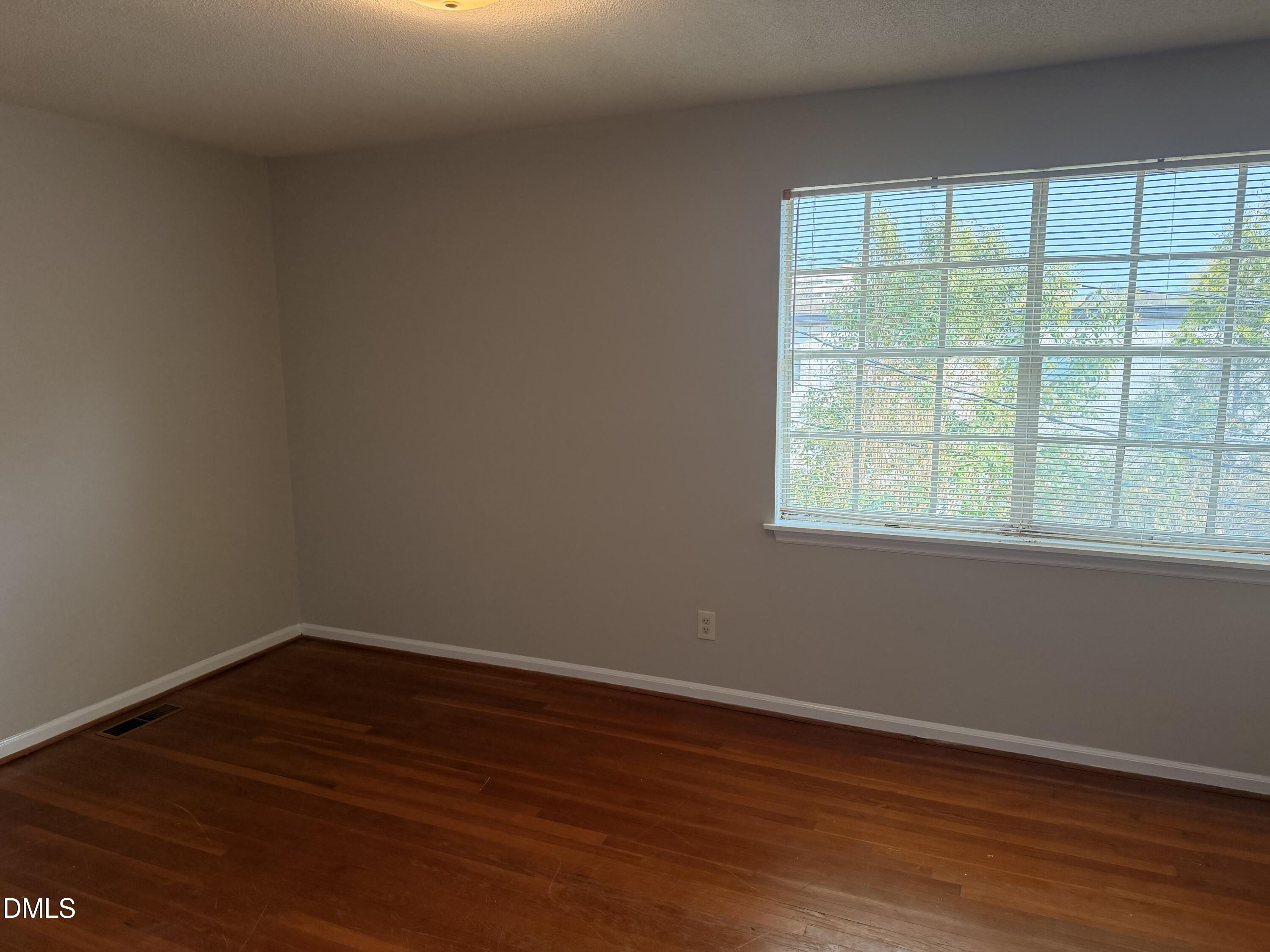 1002 Willow Drive Apt 31 Property Photo 4