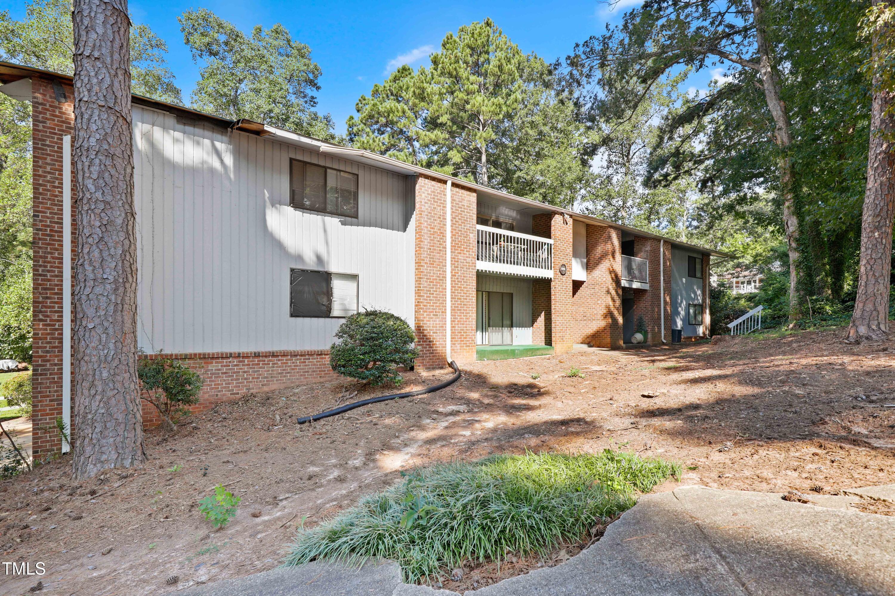 1010 Sandlin Place C Property Photo 2