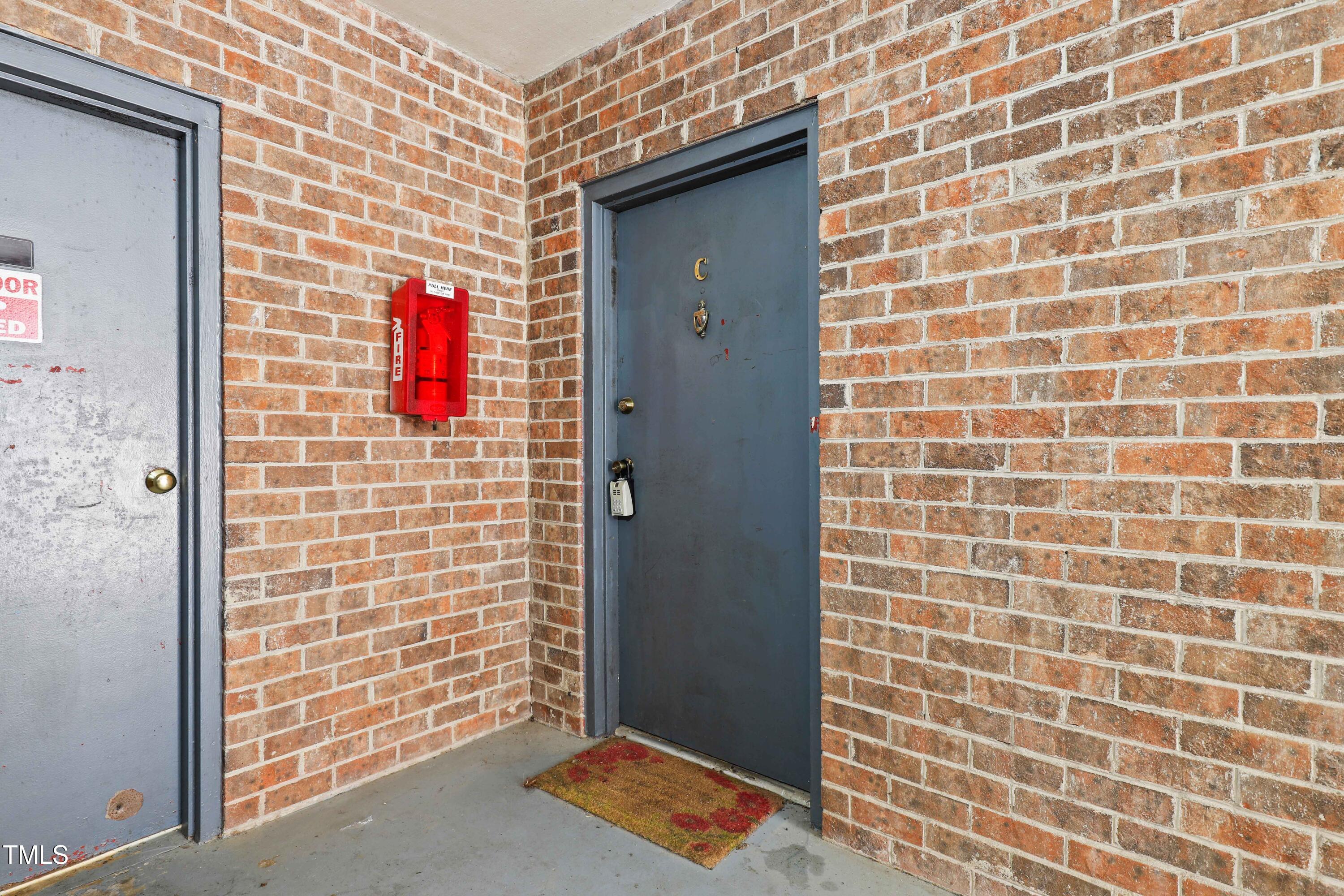 1010 Sandlin Place C Property Photo 3