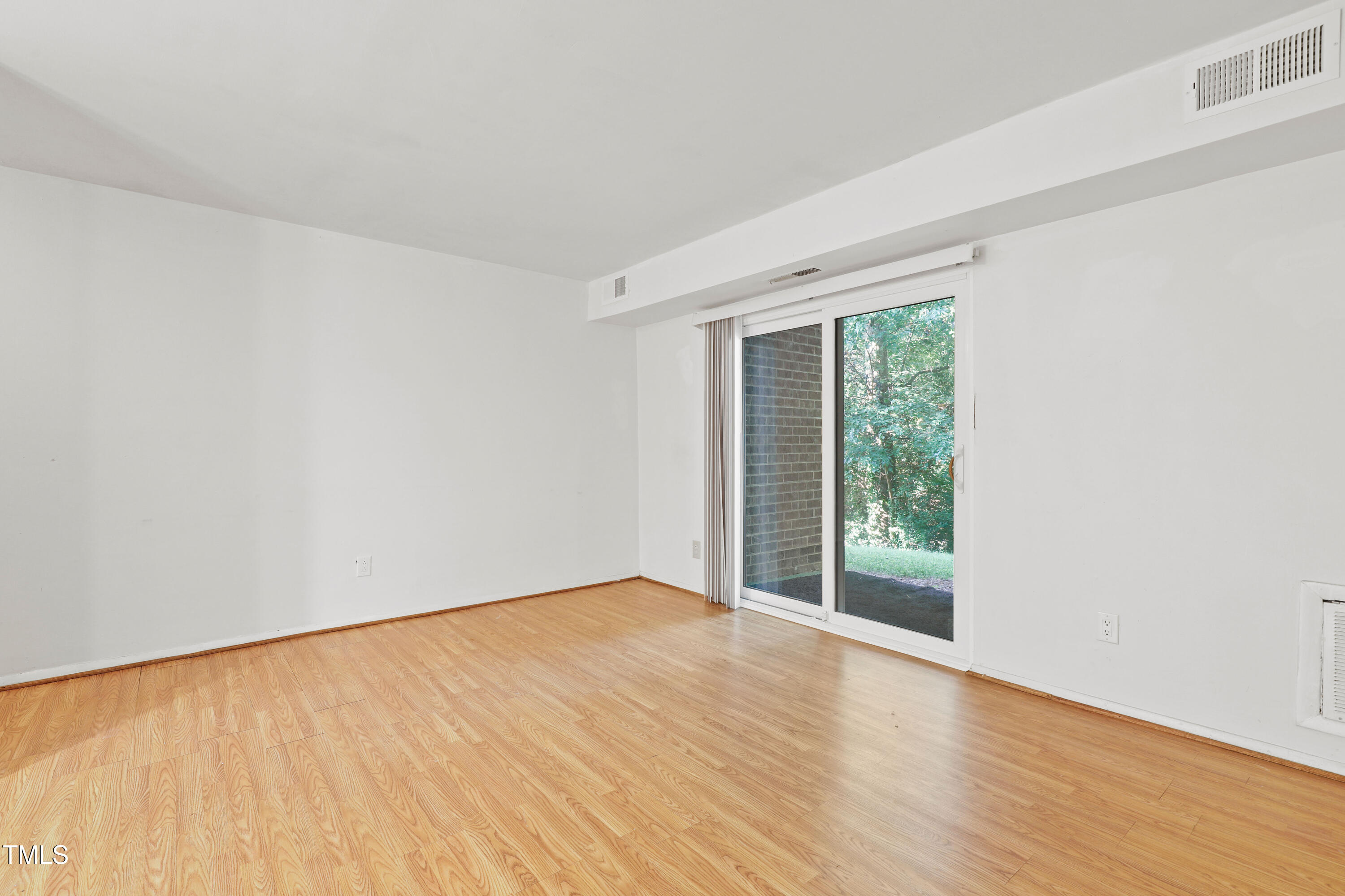1010 Sandlin Place C Property Photo 6