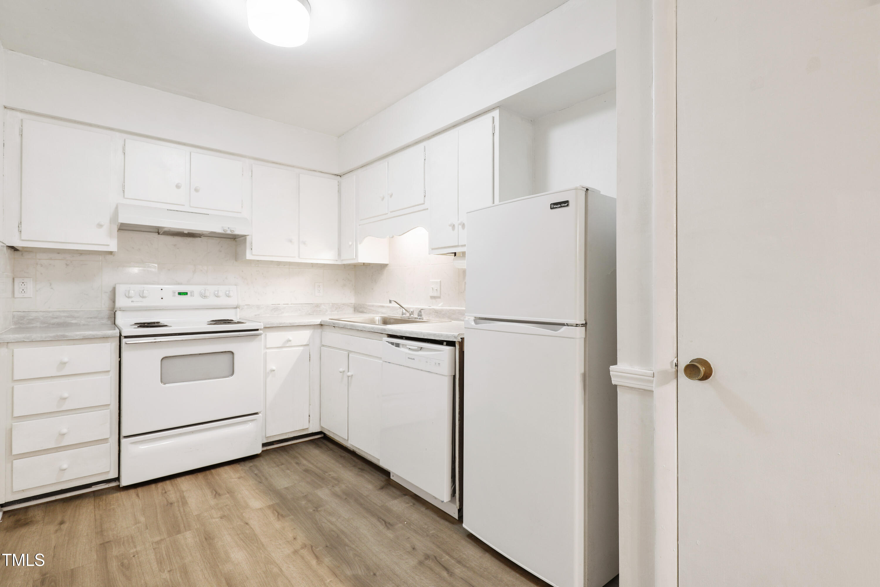 1010 Sandlin Place C Property Photo 11