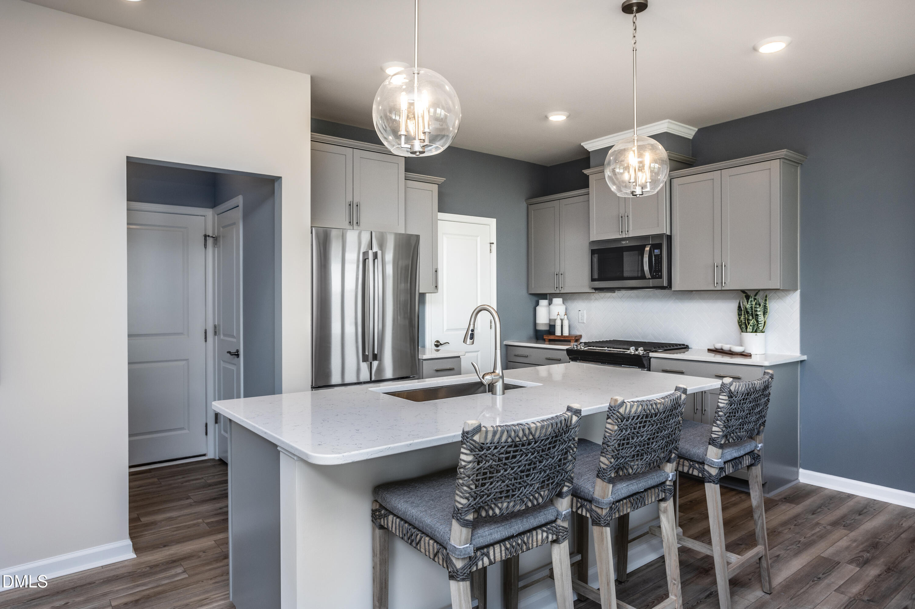 2307 Sun Vibes Way Property Photo 6