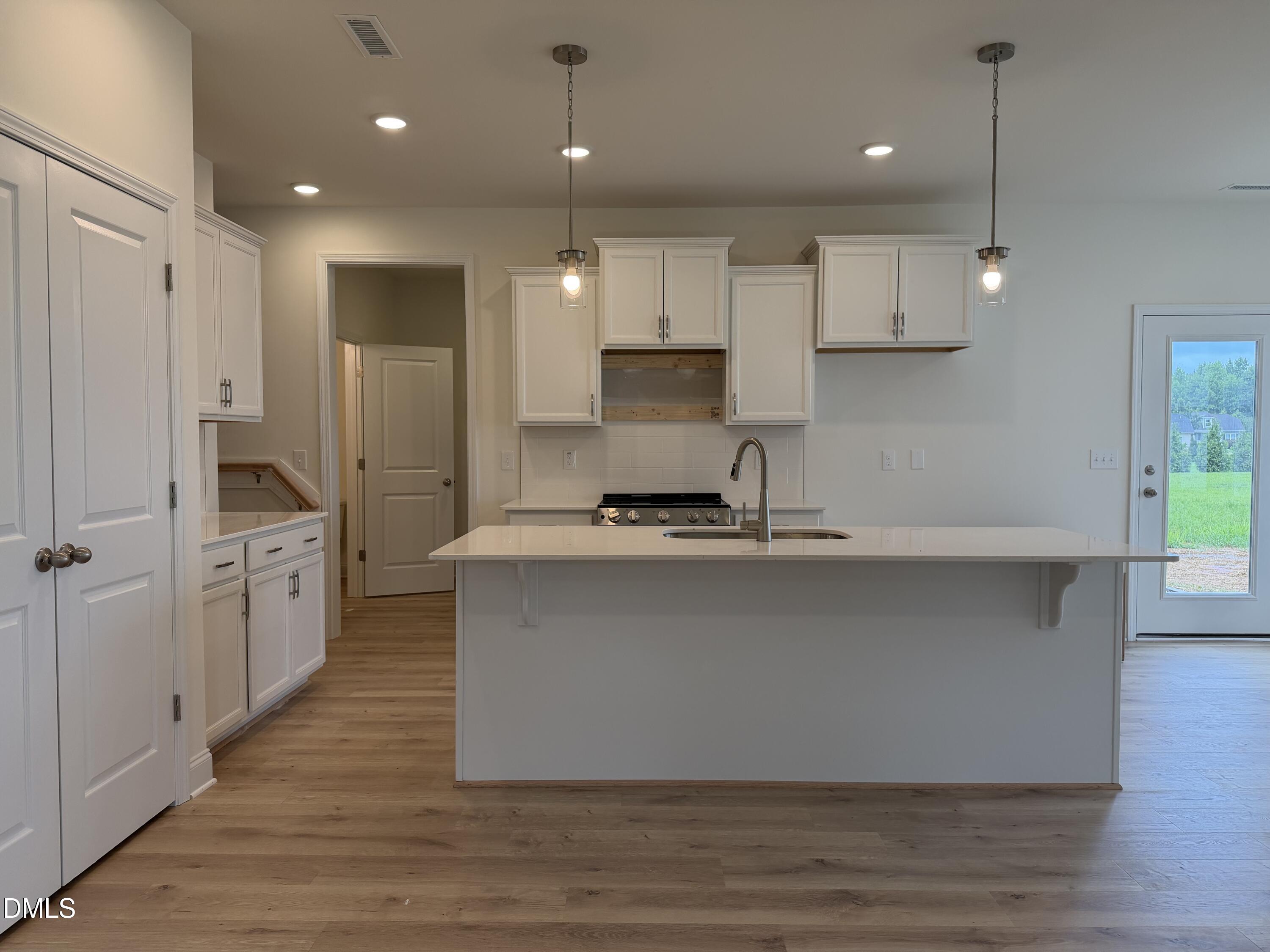 570 Springtooth Drive Property Photo 4