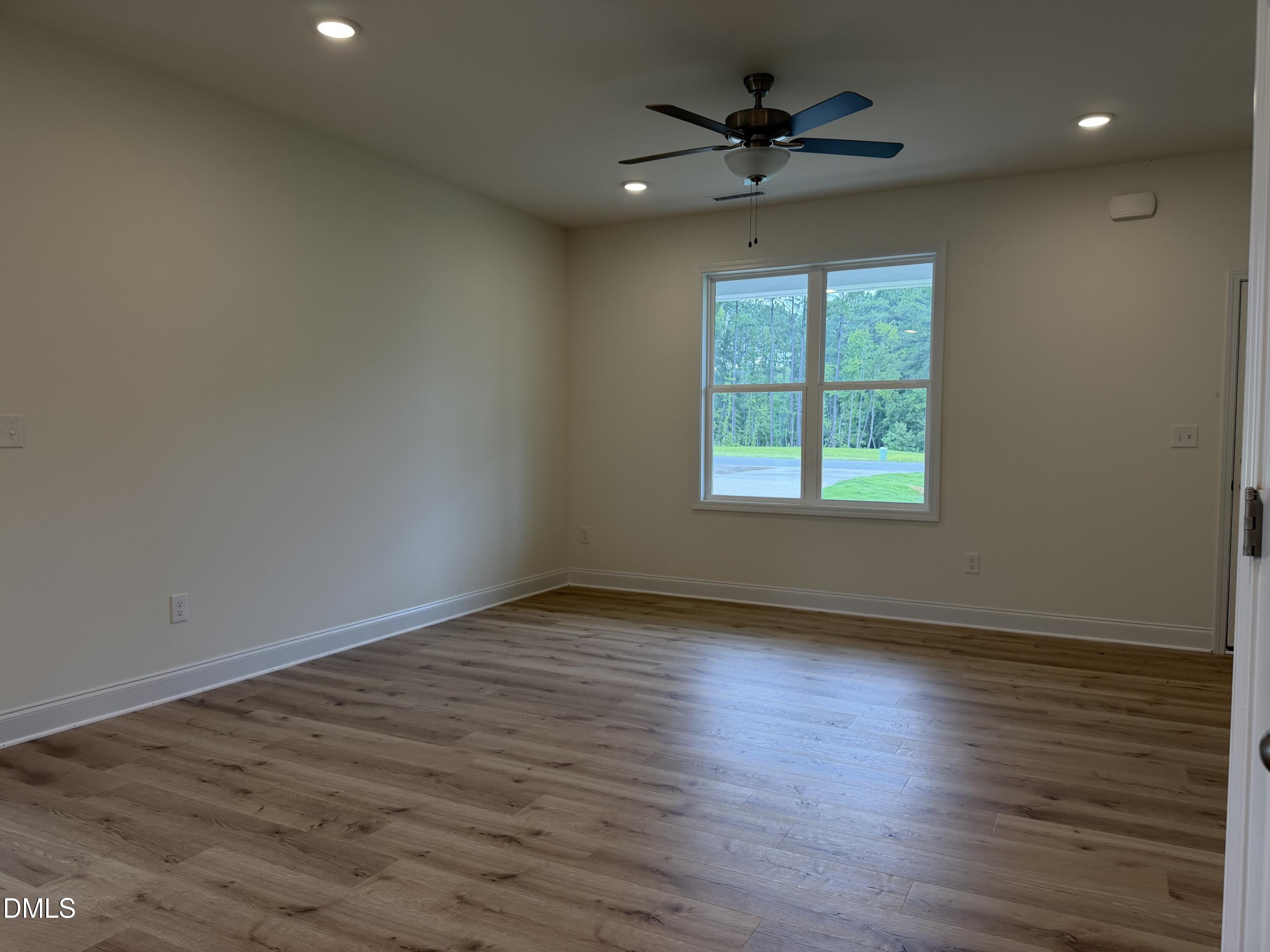 570 Springtooth Drive Property Photo 8