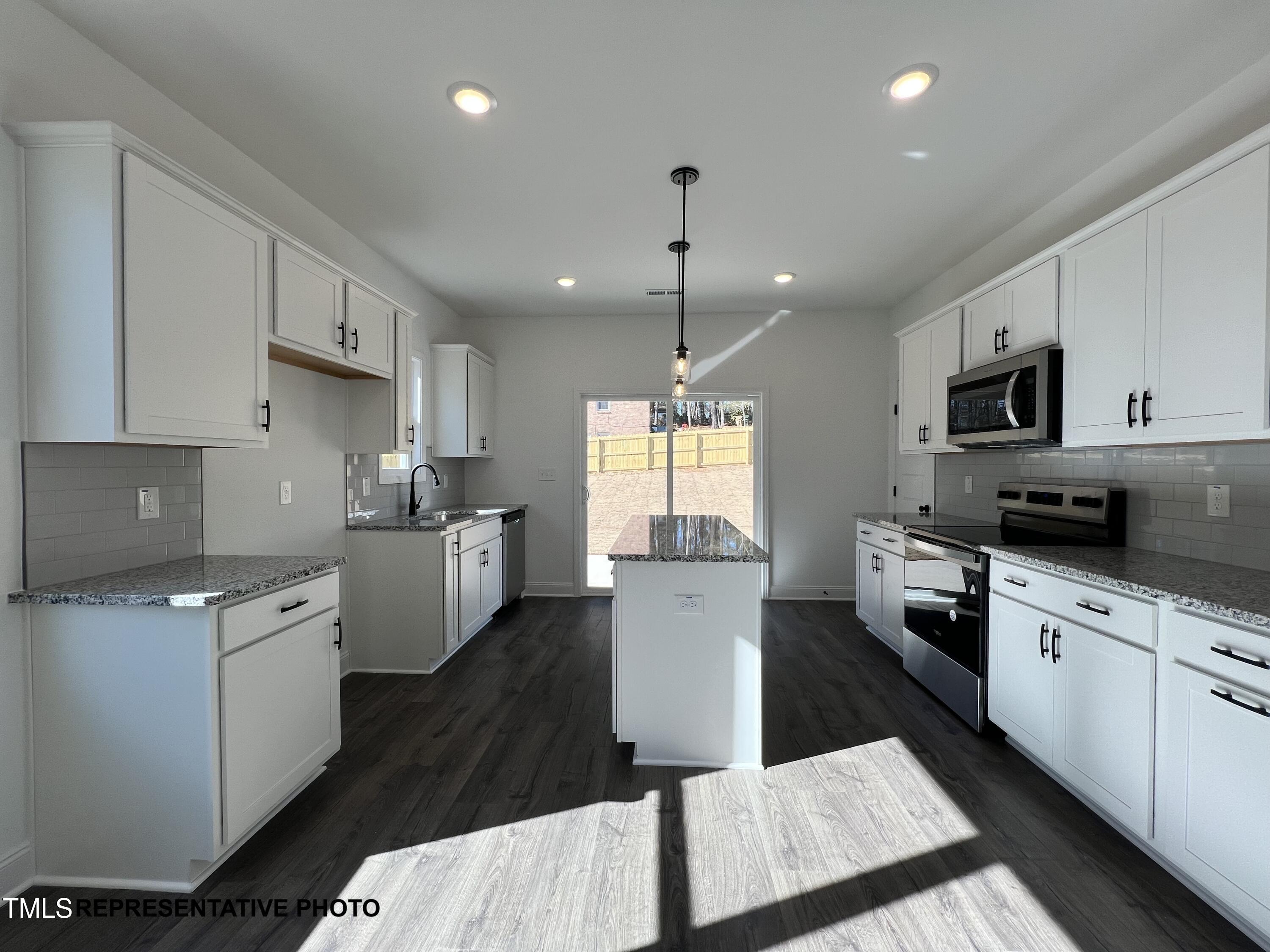 686 Springtooth Drive Property Photo 2