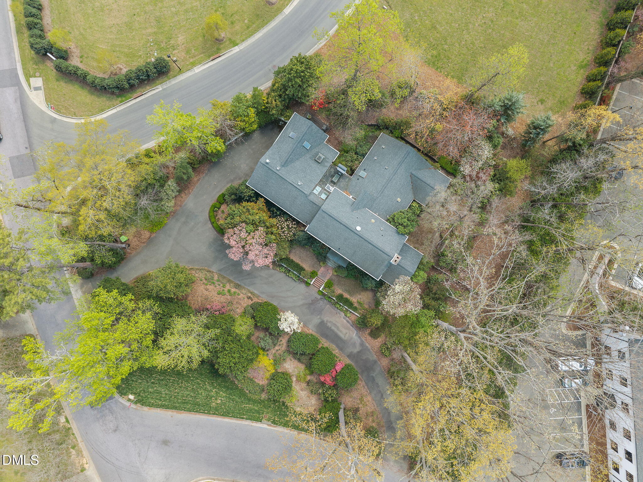 2425 Argyle Drive Property Photo 2