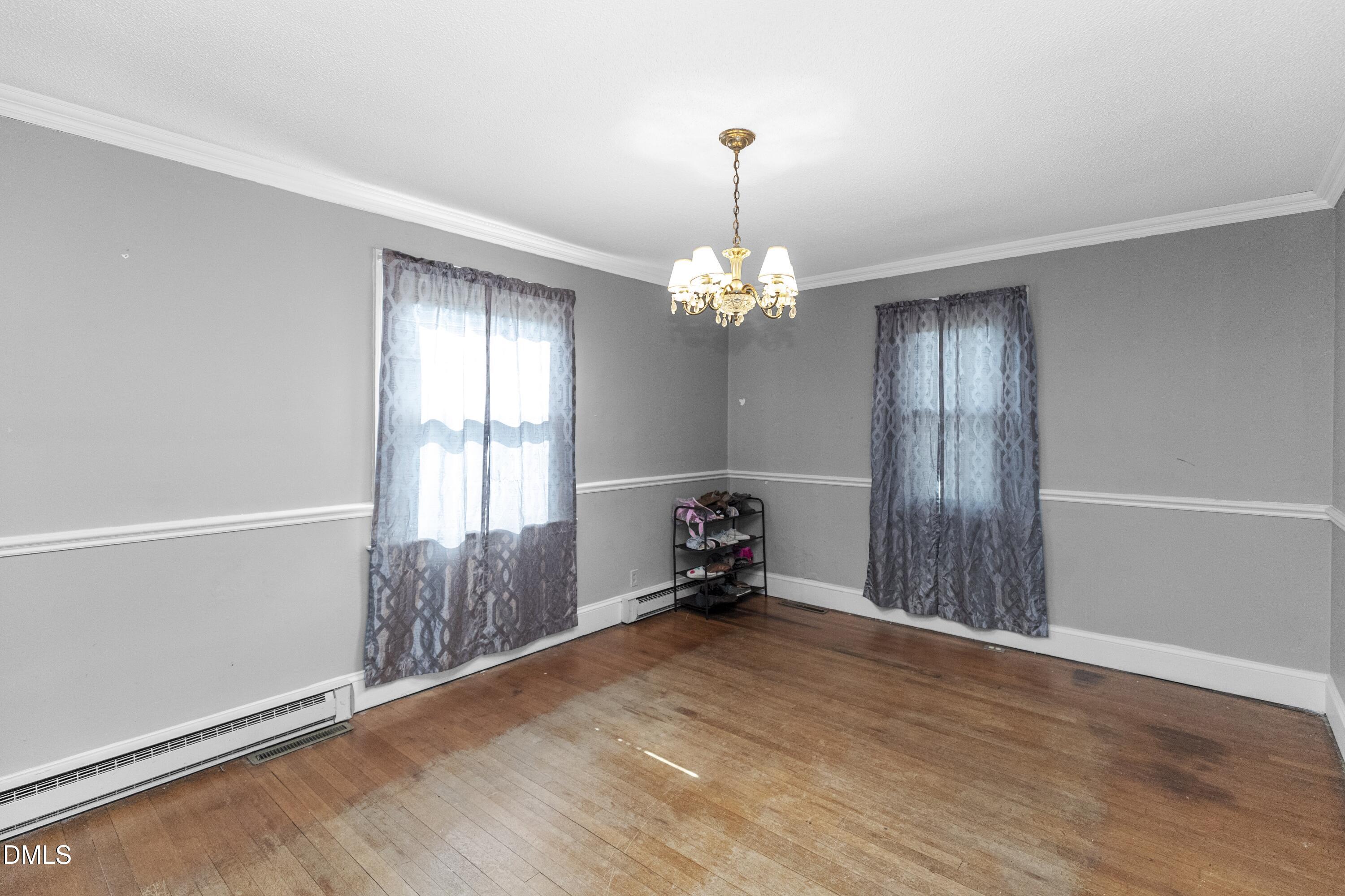 106 E 2nd Street Property Photo 17