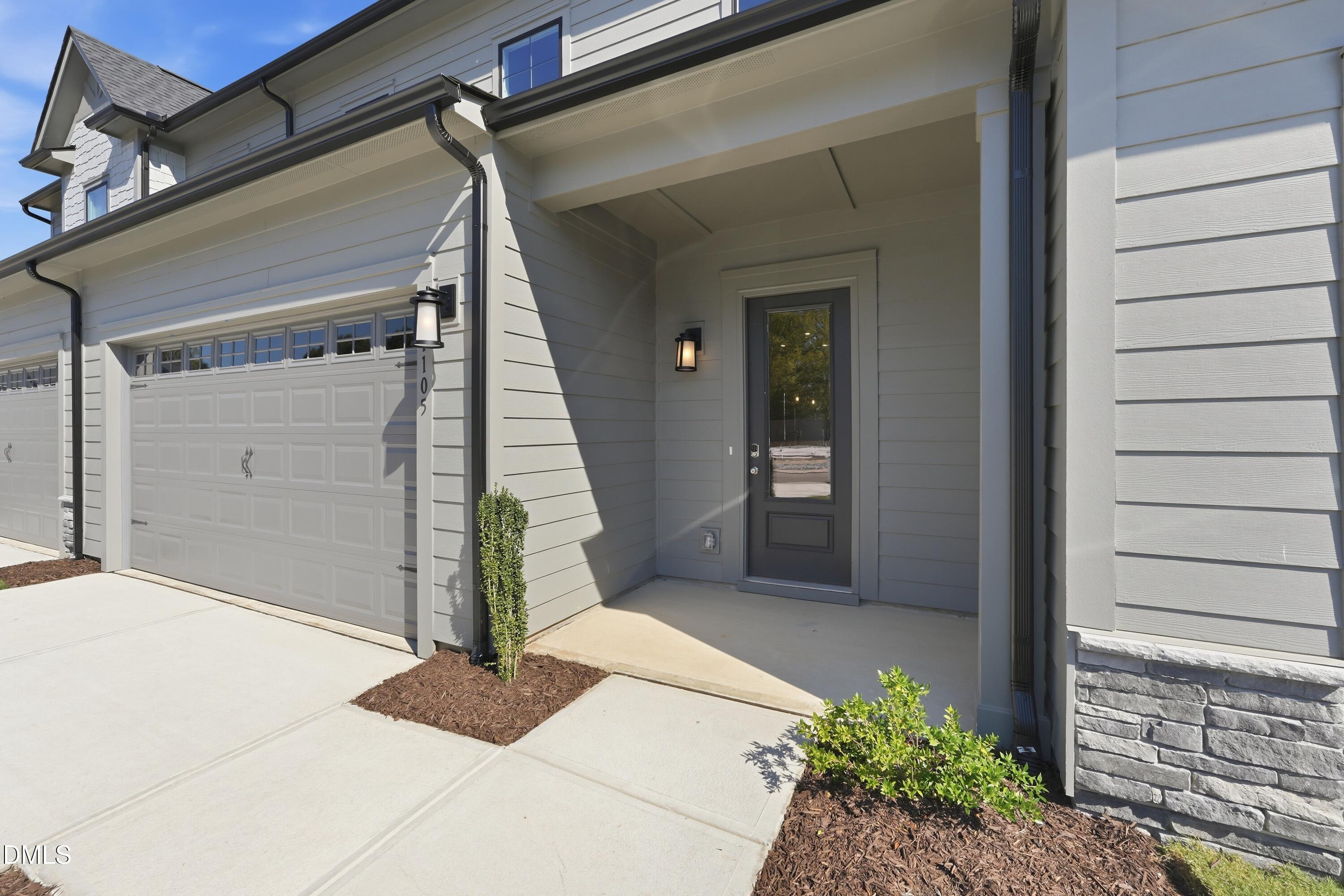 1105 Palisade Bluff Lane Property Photo 2